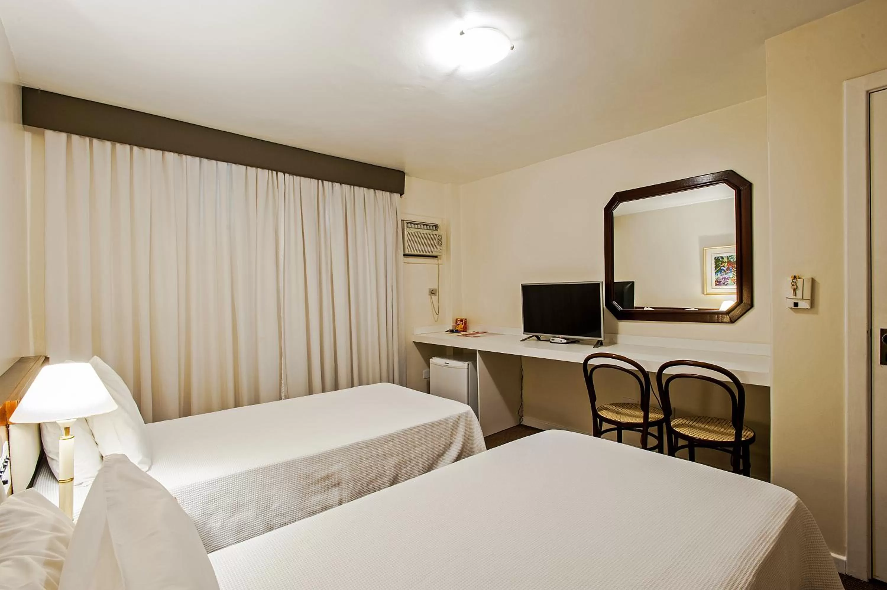 Standard Twin Room in Trevi Hotel e Business