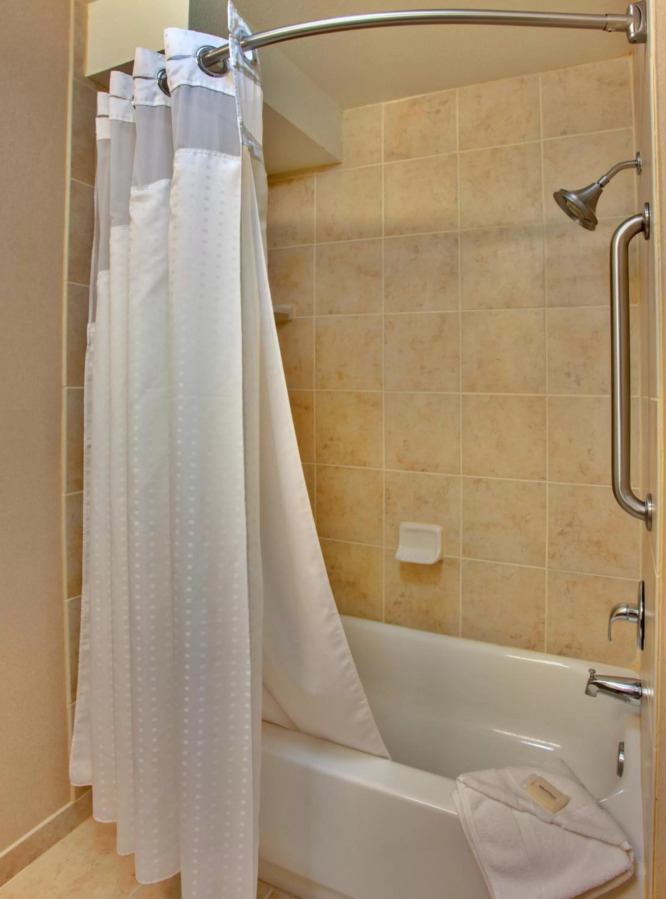 Standard  Room in Hampton Inn by Hilton Costa Mesa Newport Beach