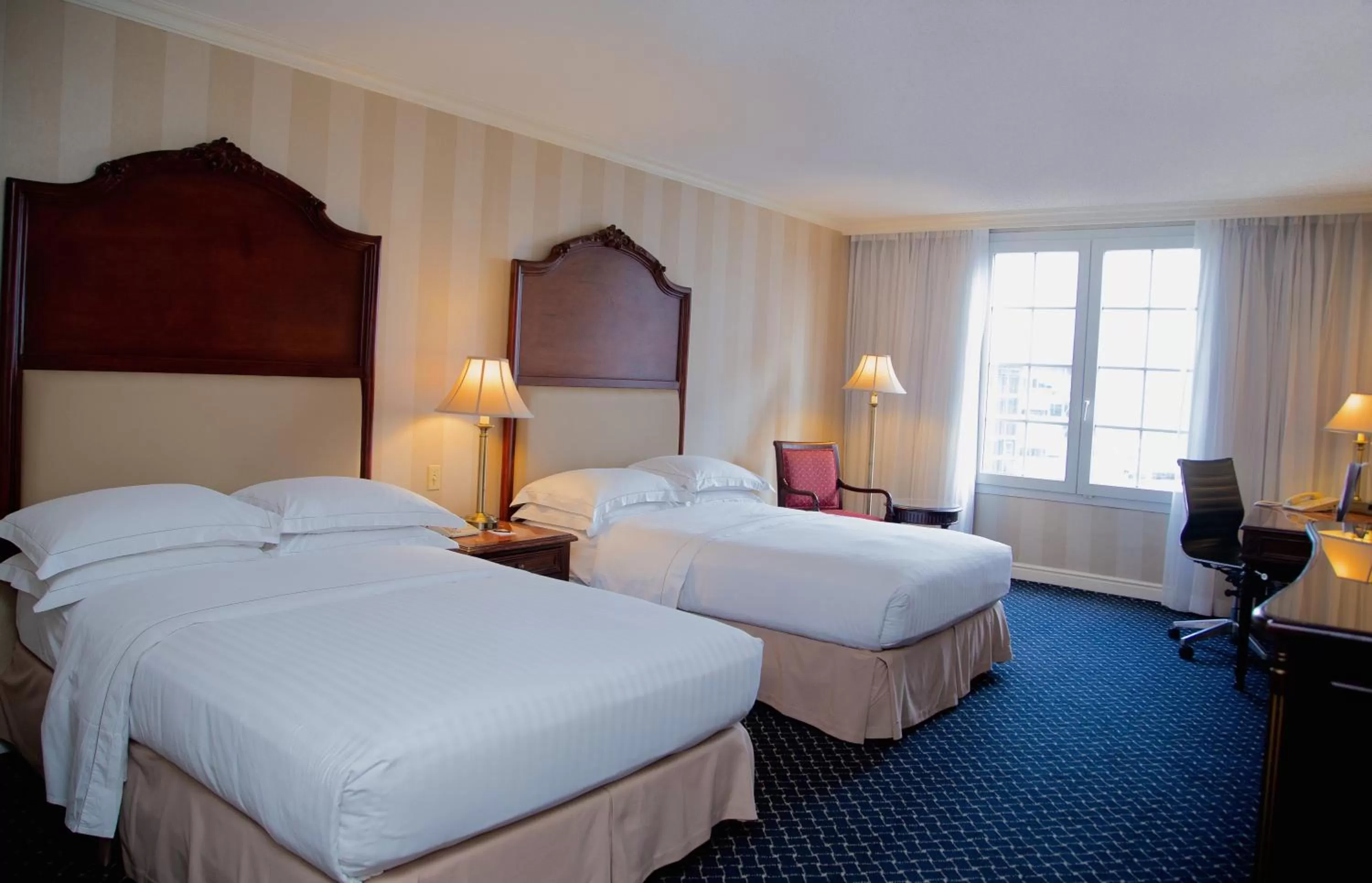 Photo of the whole room, Bed in Barceló San Salvador