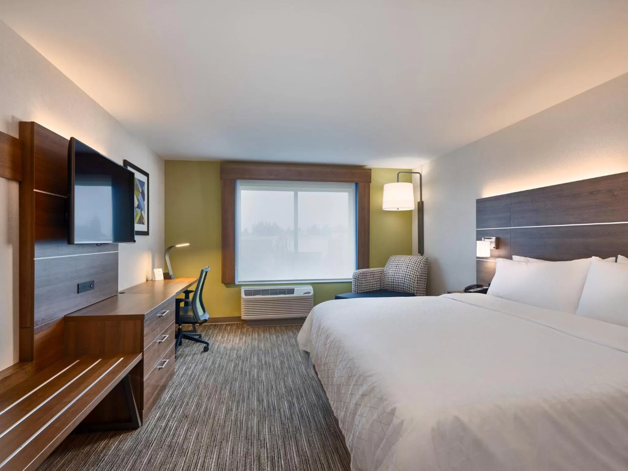 Standard King Room - Communications Accessible in Holiday Inn Express & Suites Salem North - Keizer by IHG