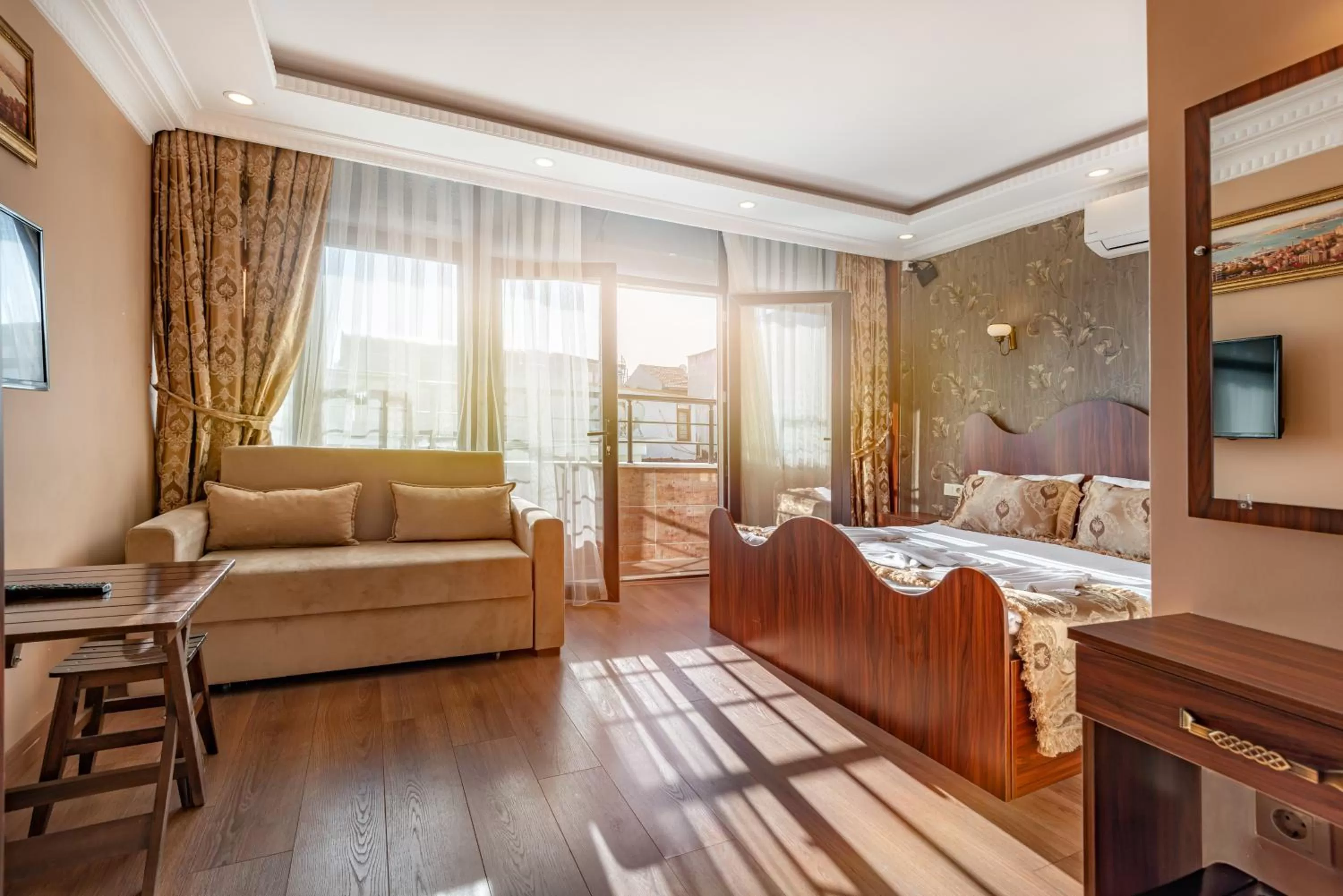 Stylish Hotel Old City