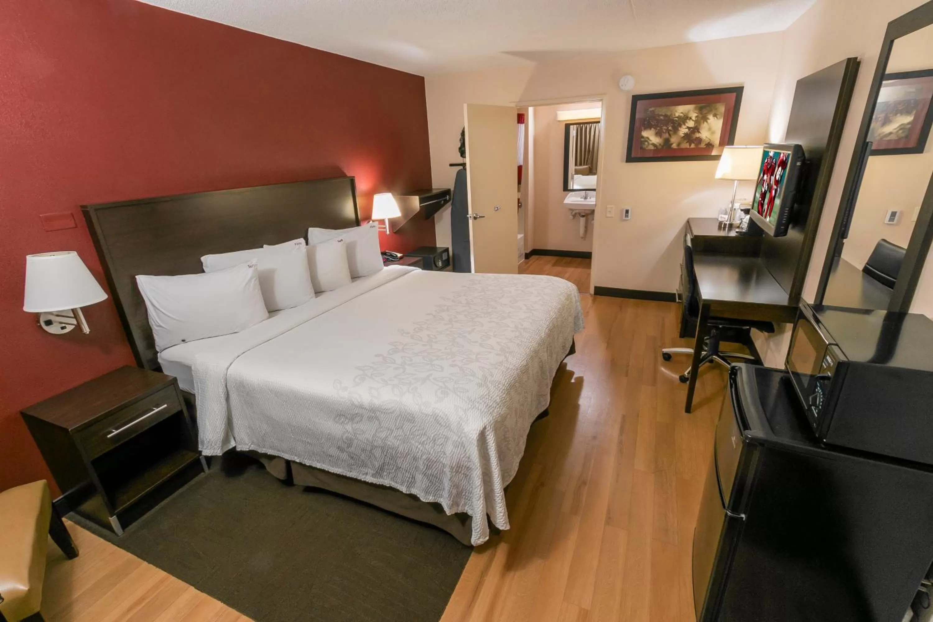 Superior King Room Disability Access Smoke Free in Red Roof Inn PLUS+ University at Buffalo - Amherst