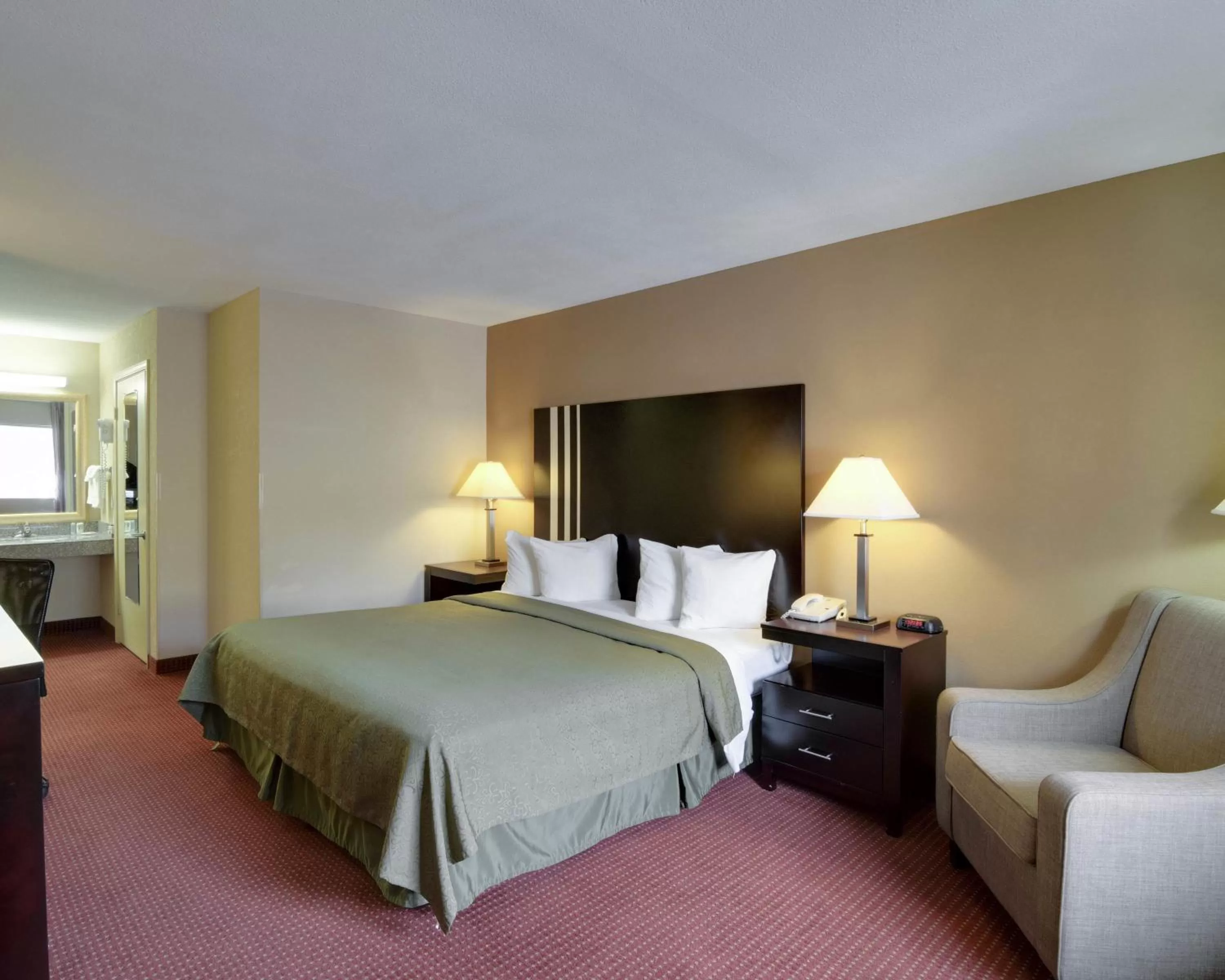 King Room - Non-Smoking in Quality Inn & Suites Clarksville
