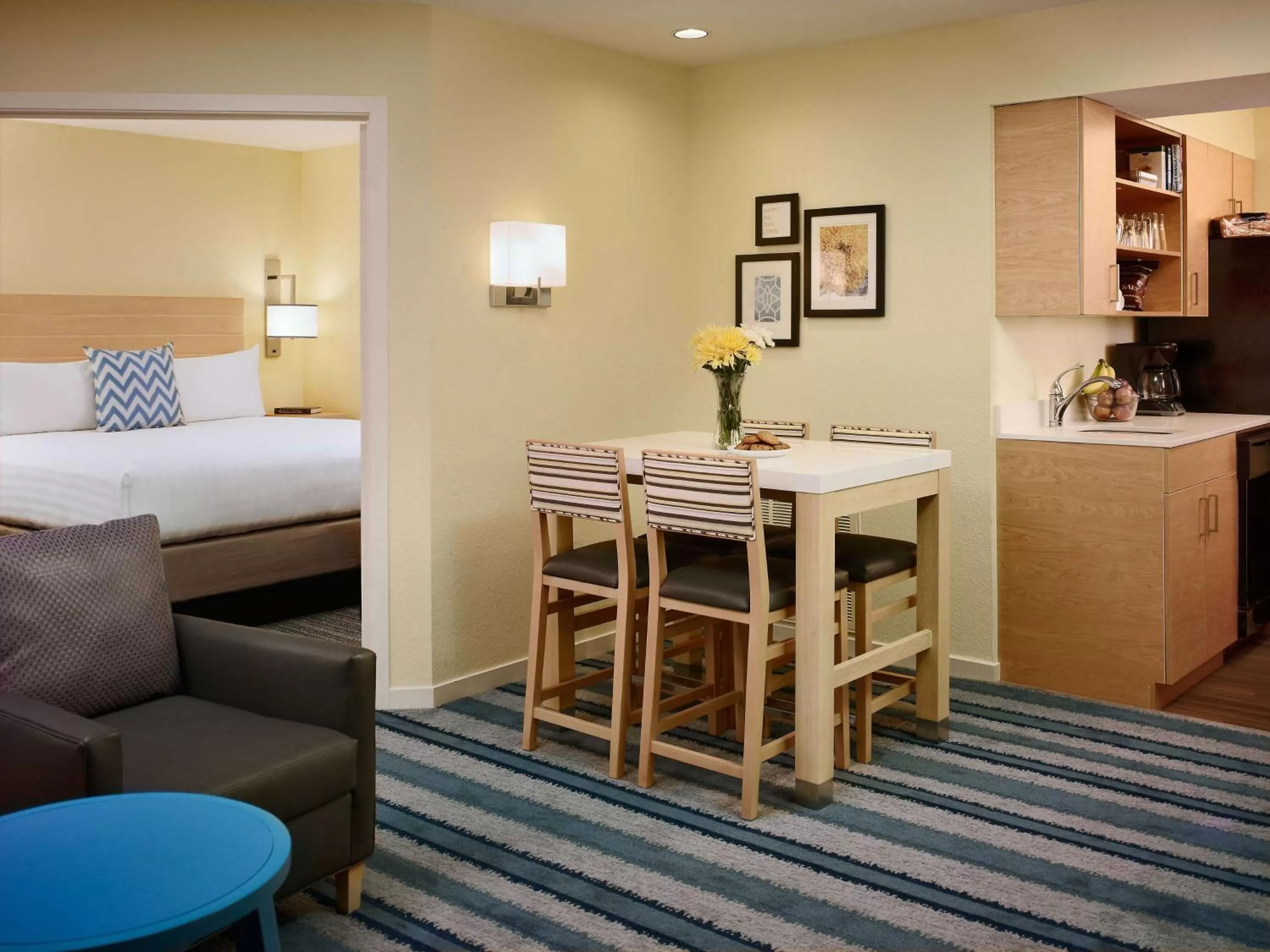 One Bedroom Queen Suite - Mobility Accessible Shower in Sonesta ES Suites Princeton