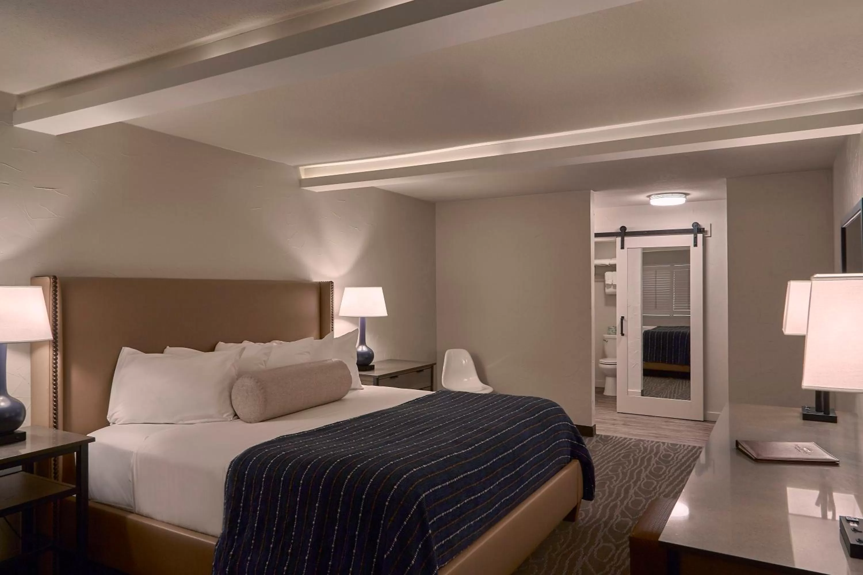 King Room - Pool Side in Fredericksburg Inn and Suites