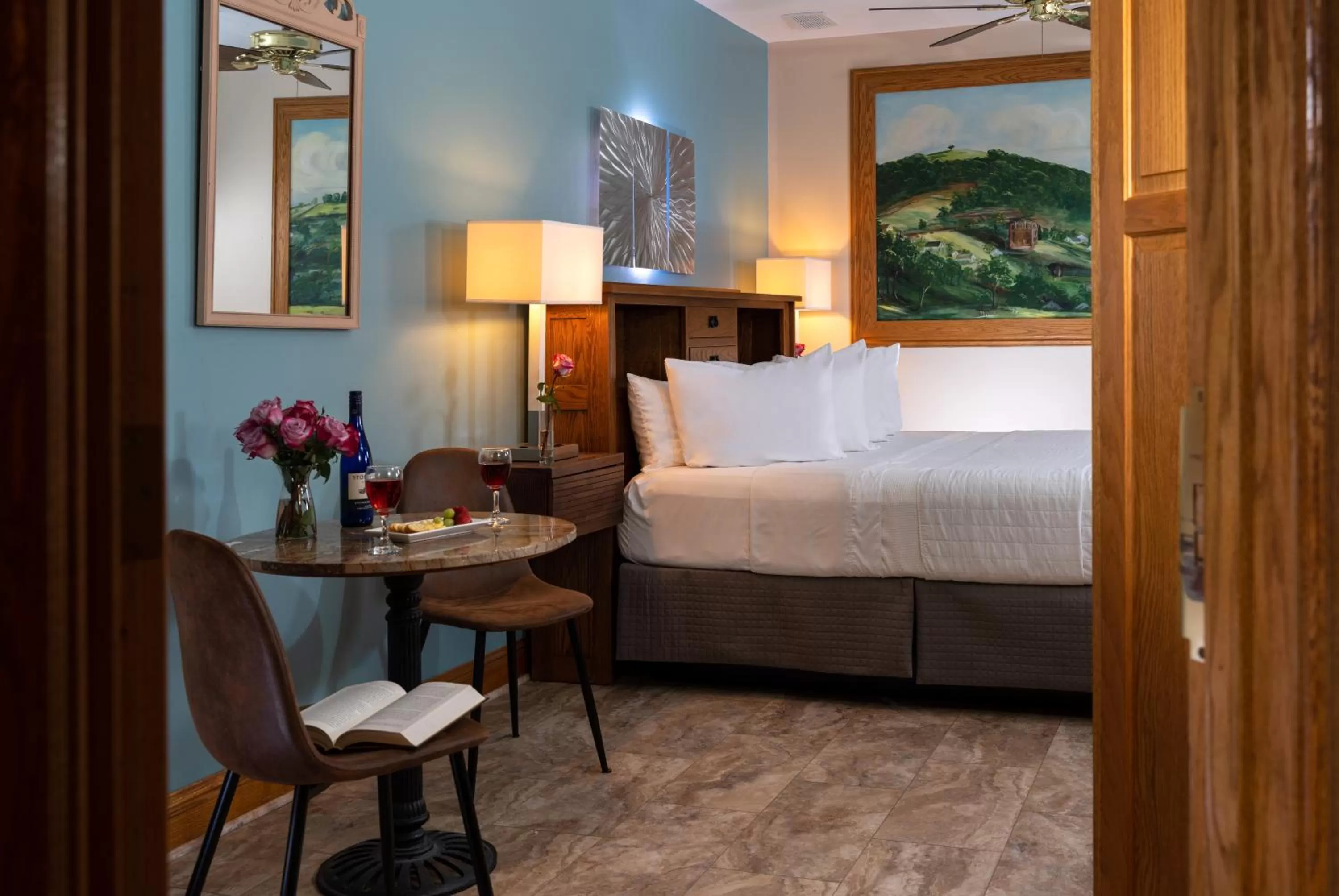 King Suite with Spa Bath in Hermann Hill