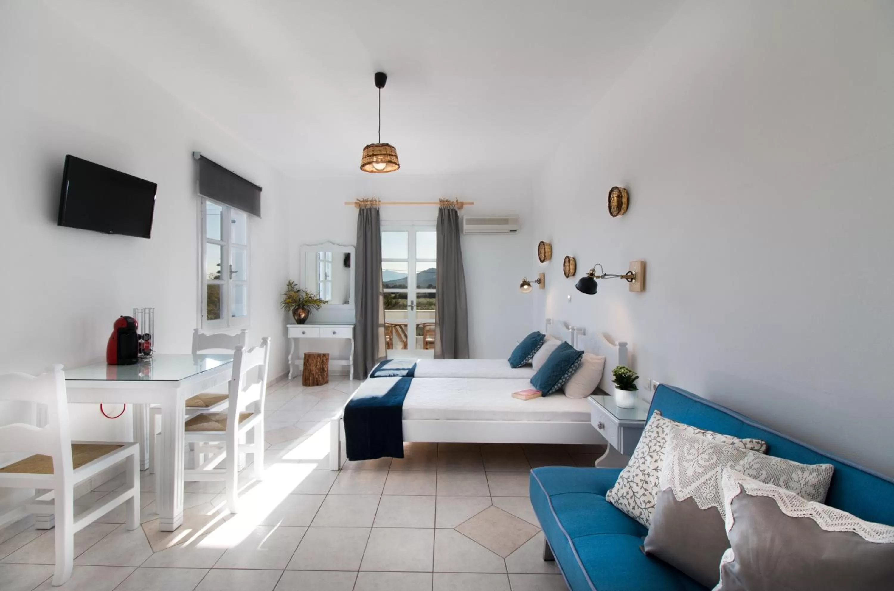 Deluxe Twin Room in Ktima Bianco