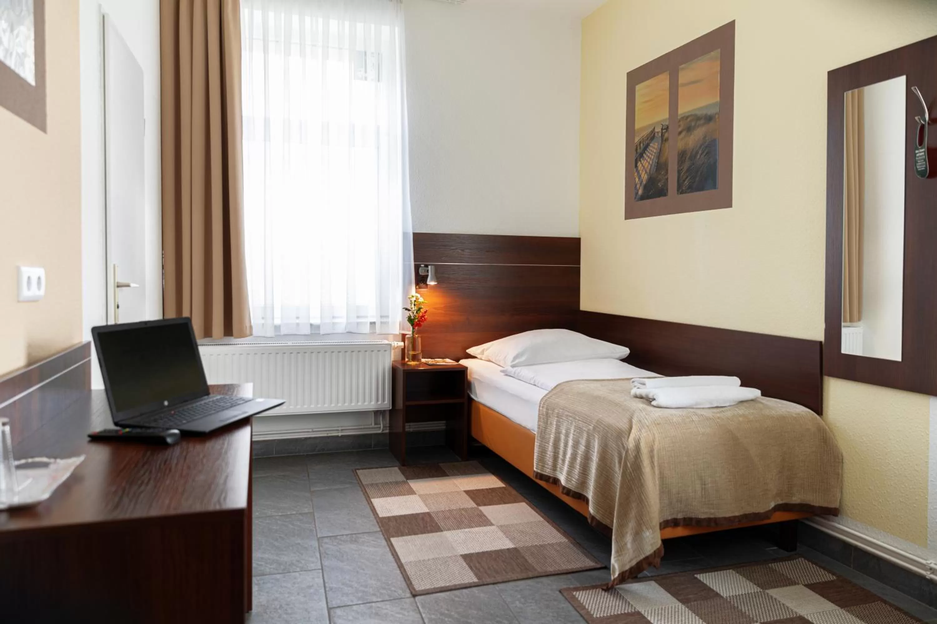 Photo of the whole room, Bed in Hotel Polonia - Frankfurt/Oder