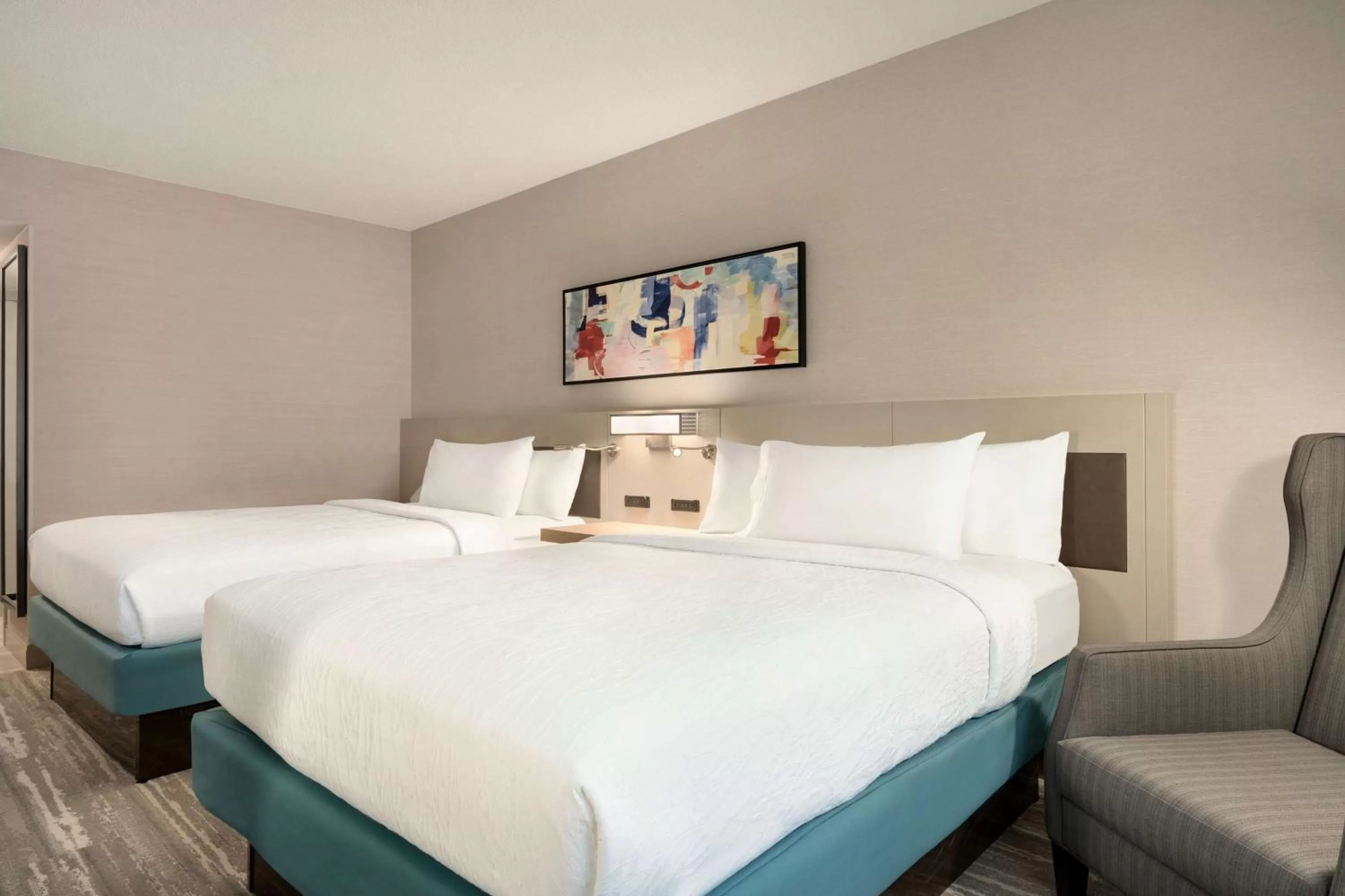Queen Room with Two Queen Beds and Accessible Tub - Mobility Access in Hilton Garden Inn Tysons Corner