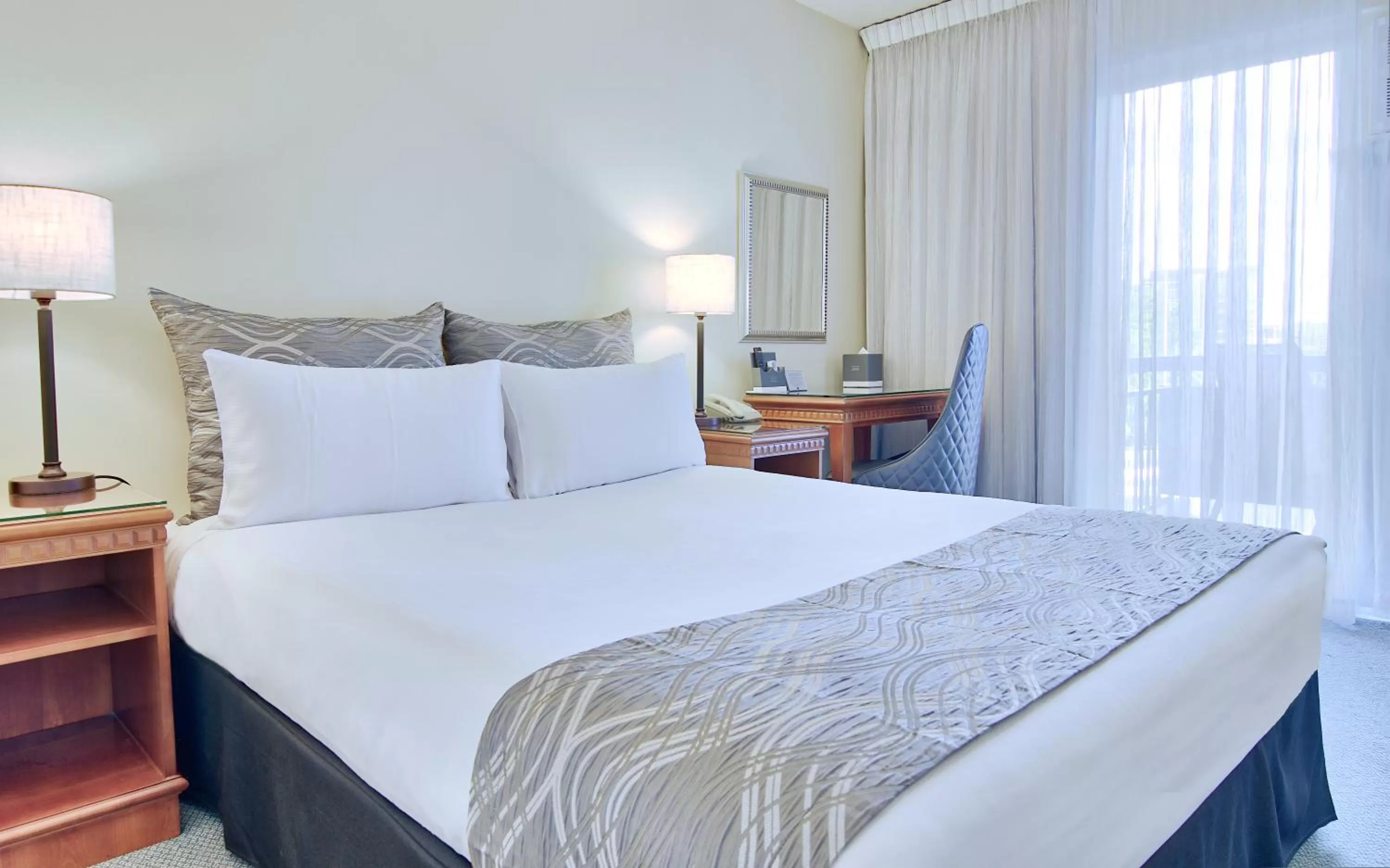 Standard Queen Room in Soho Brisbane