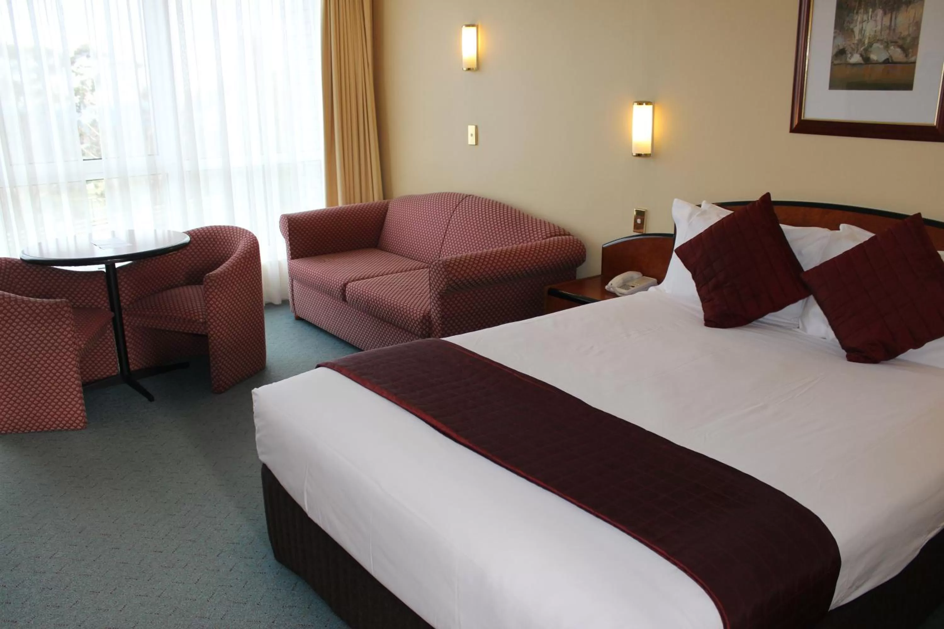 Queen Room in Alpine Motor Inn