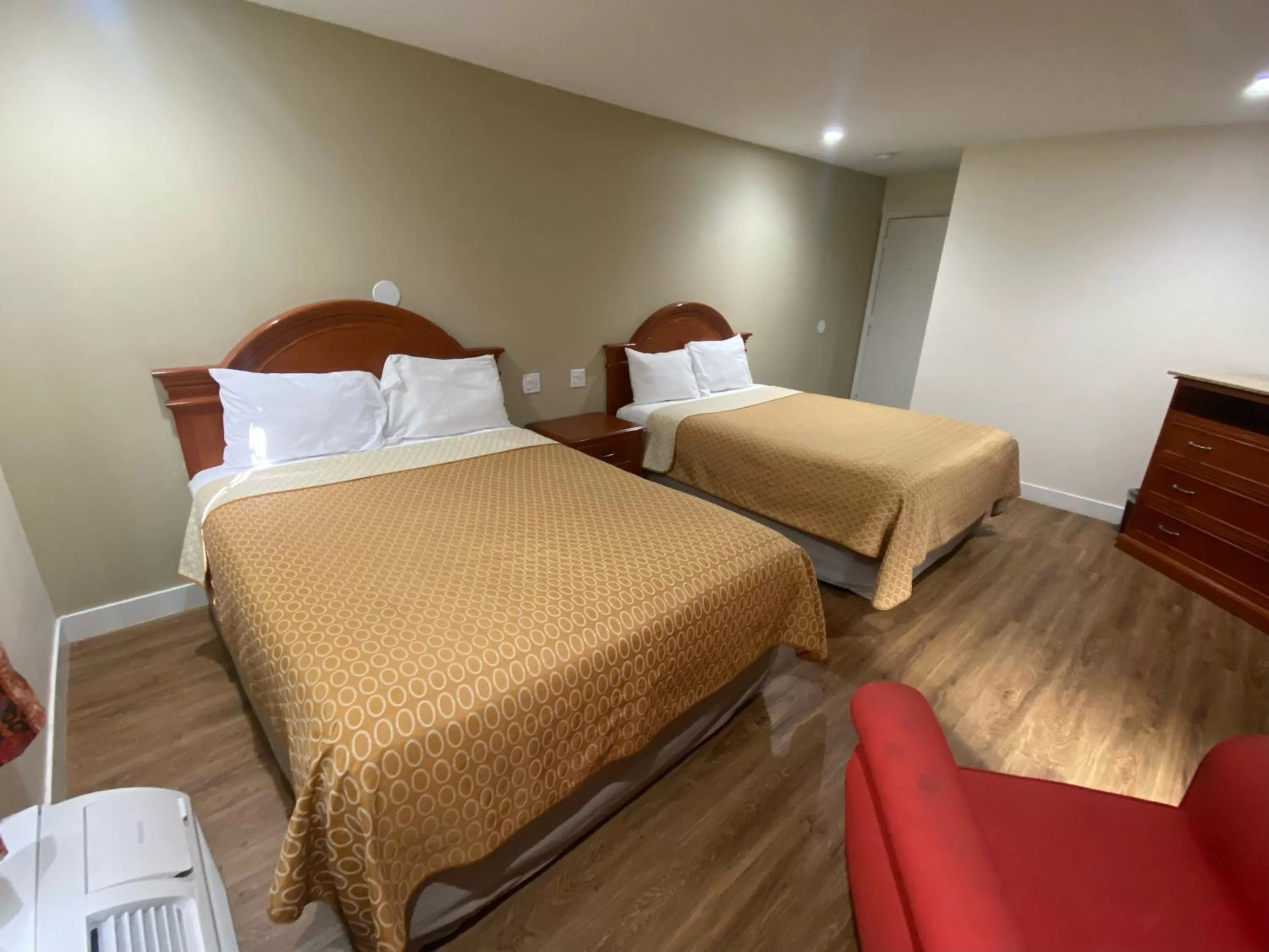 Deluxe Double Room in Royale Inn Motel