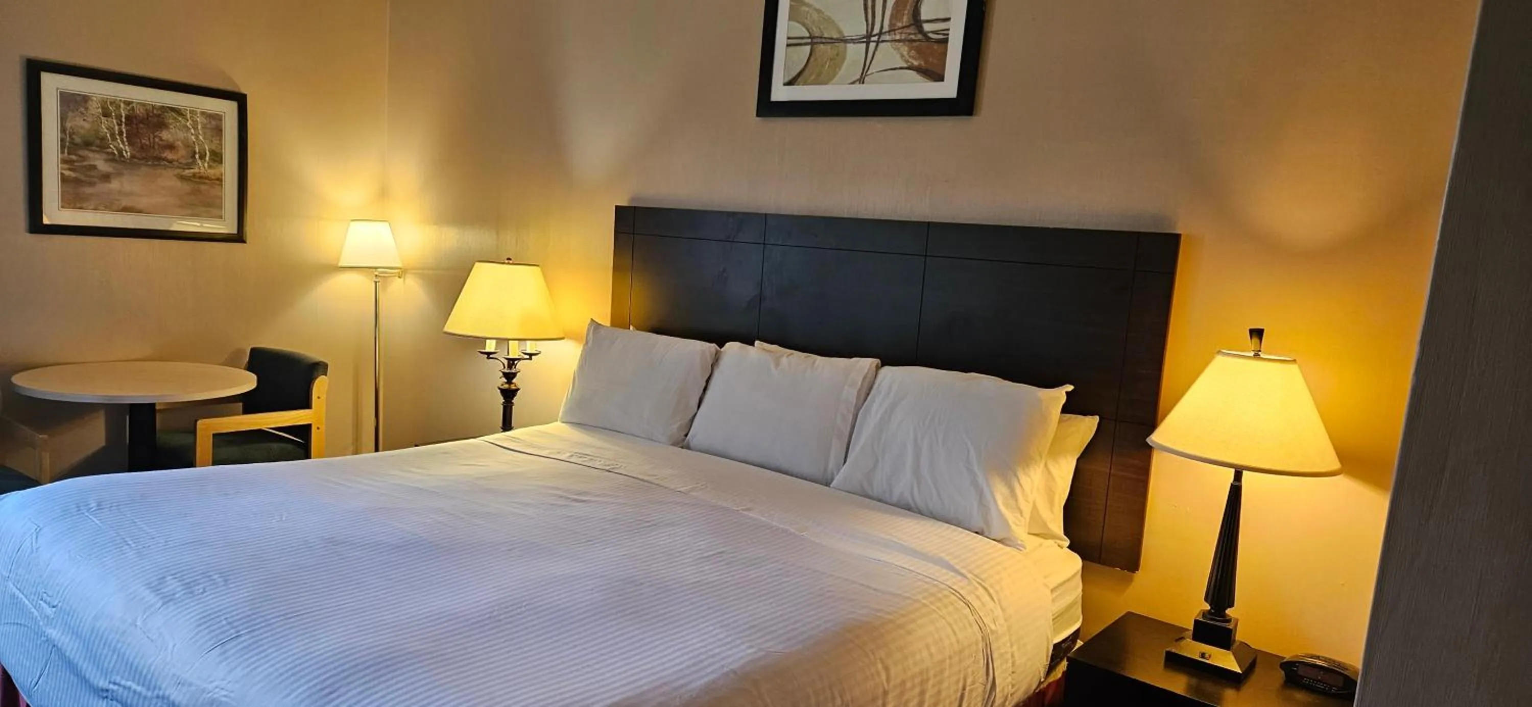 Deluxe Suite in Bellis Inn