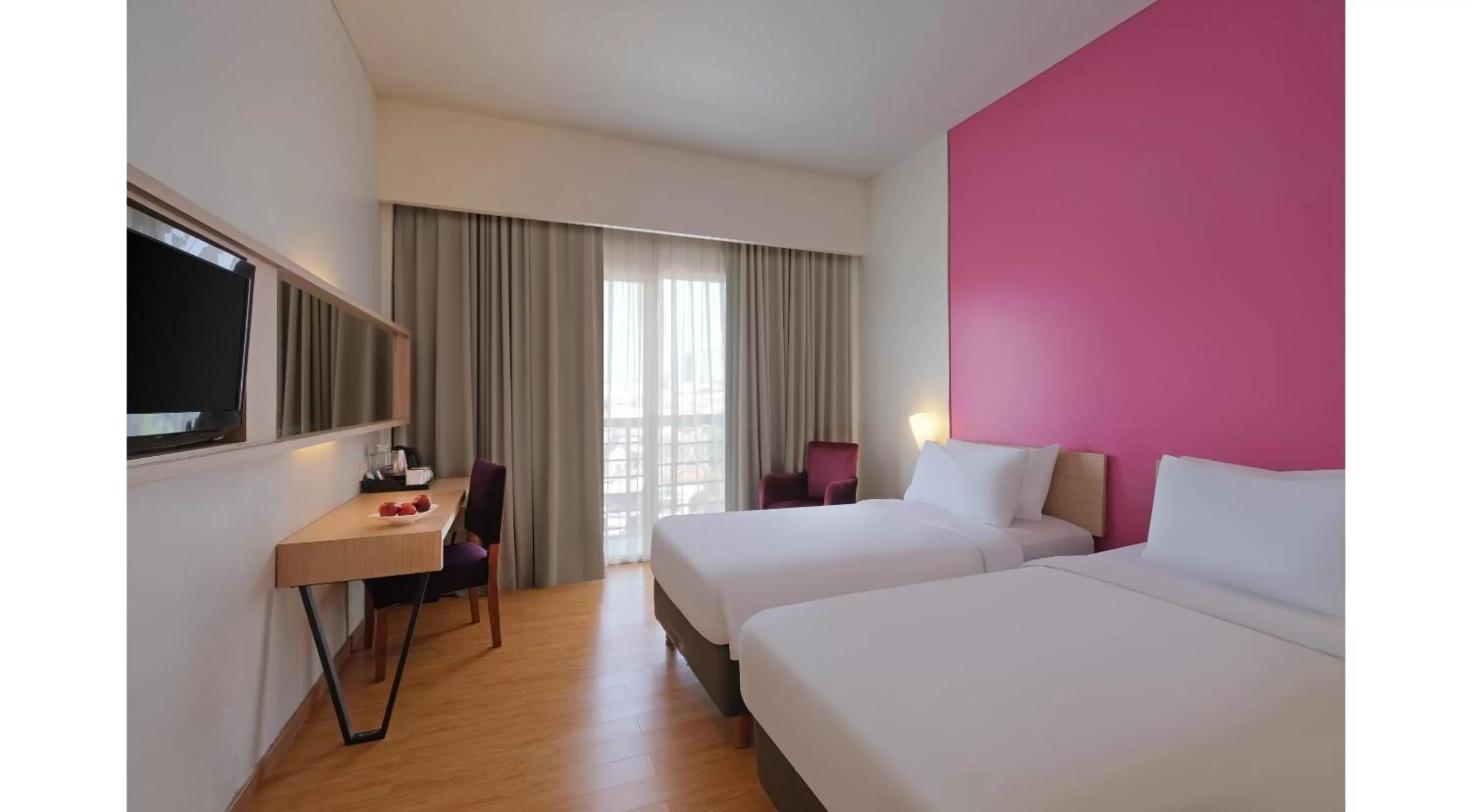 Deluxe Double or Twin Room in Quest Hotel Simpang Lima - Semarang by ASTON