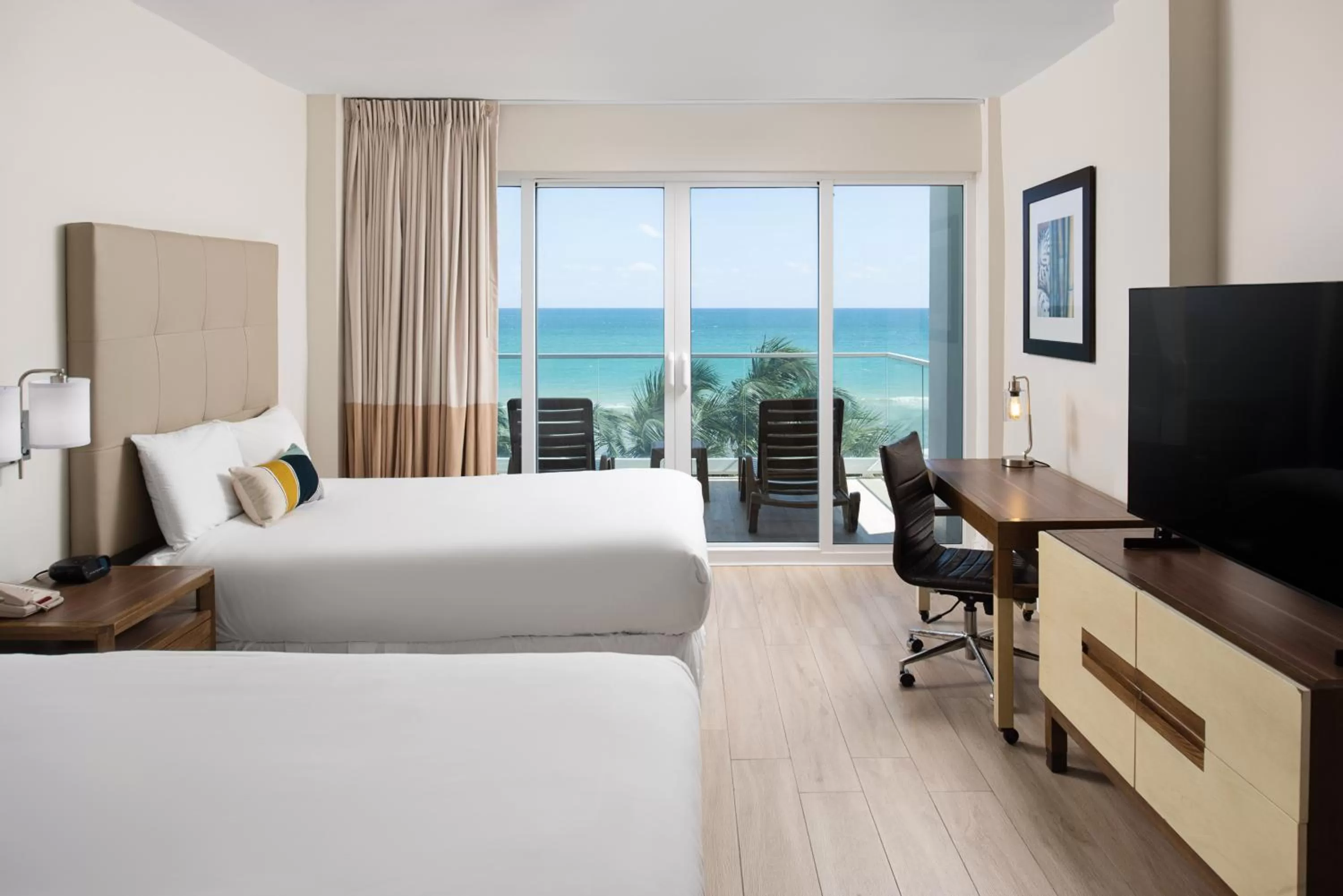 Deluxe Oceanfront Double Beds with Balcony in Sherry Frontenac Oceanfront