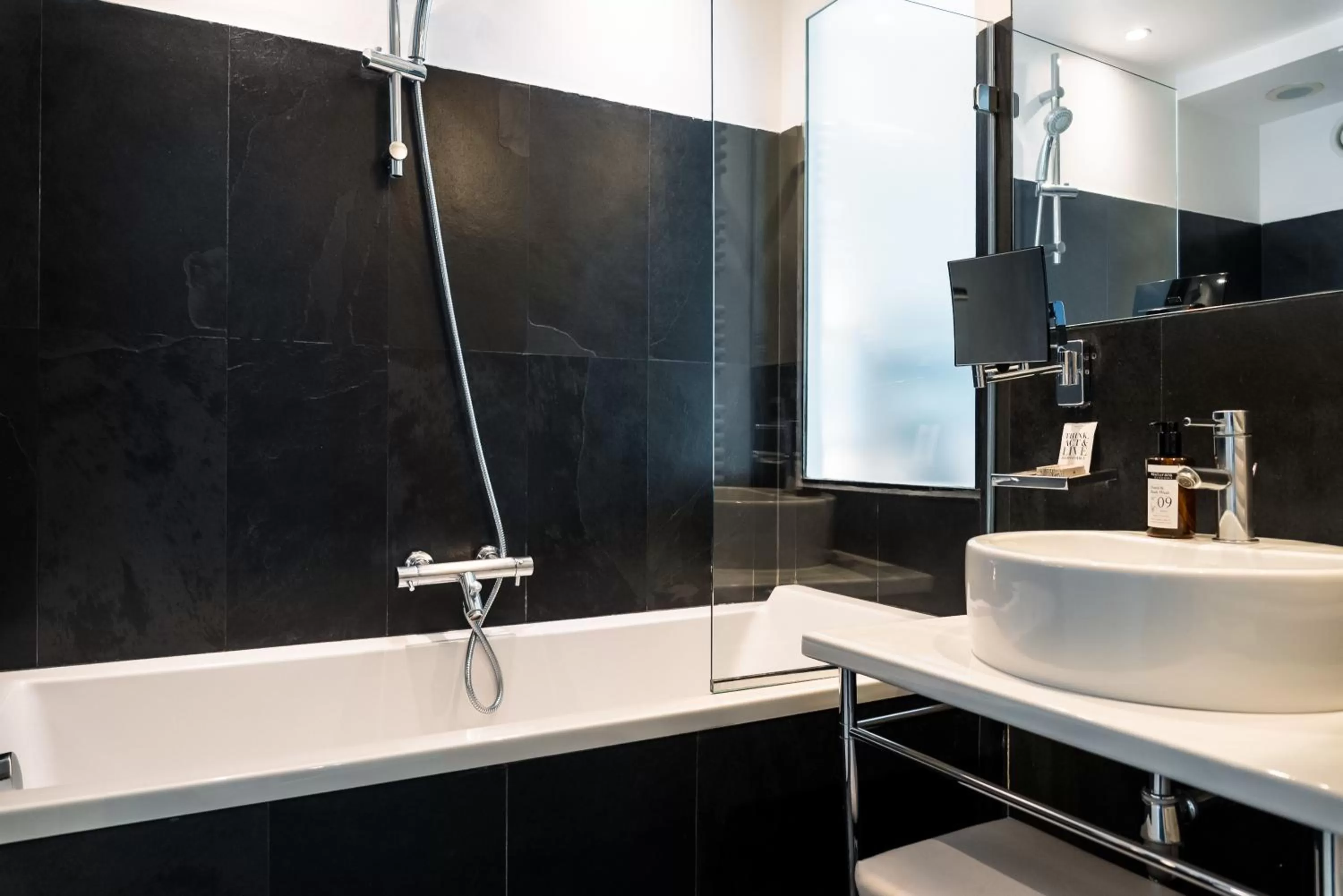 Duplex Suite in 1K Paris