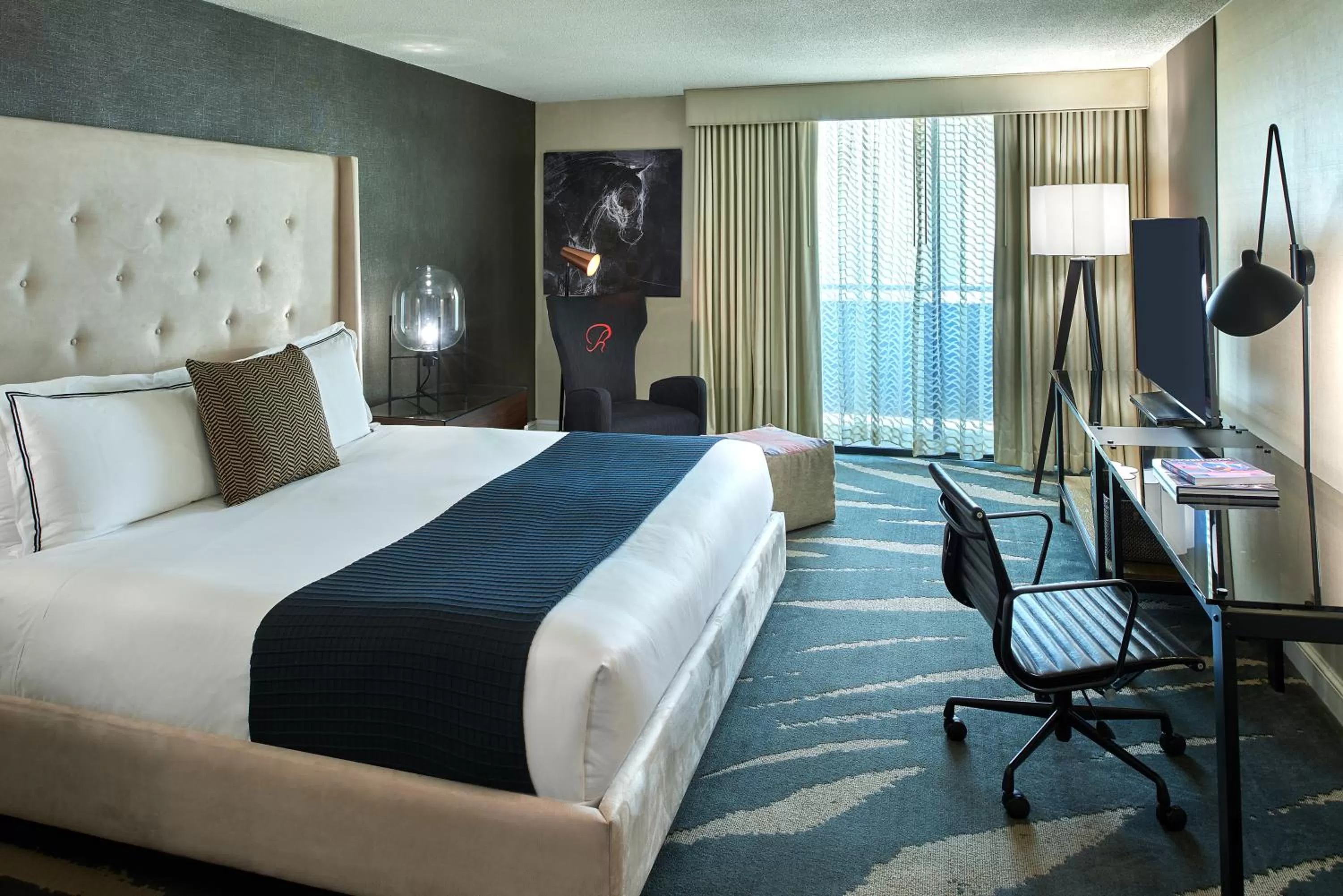 Premier Skyline View Room, King Bed in Revere Hotel Boston Common