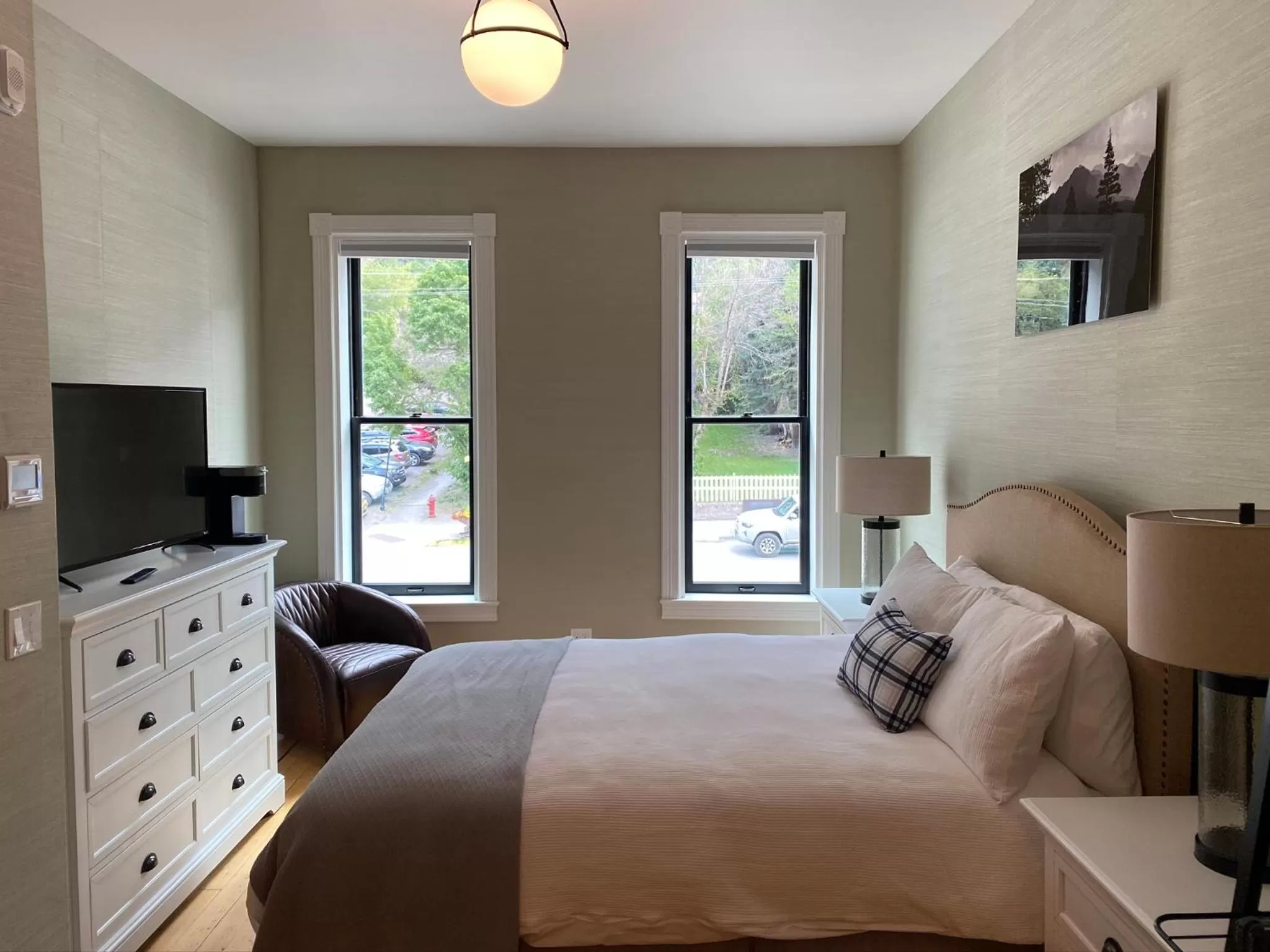 Deluxe Queen Room in Imogene Hotel