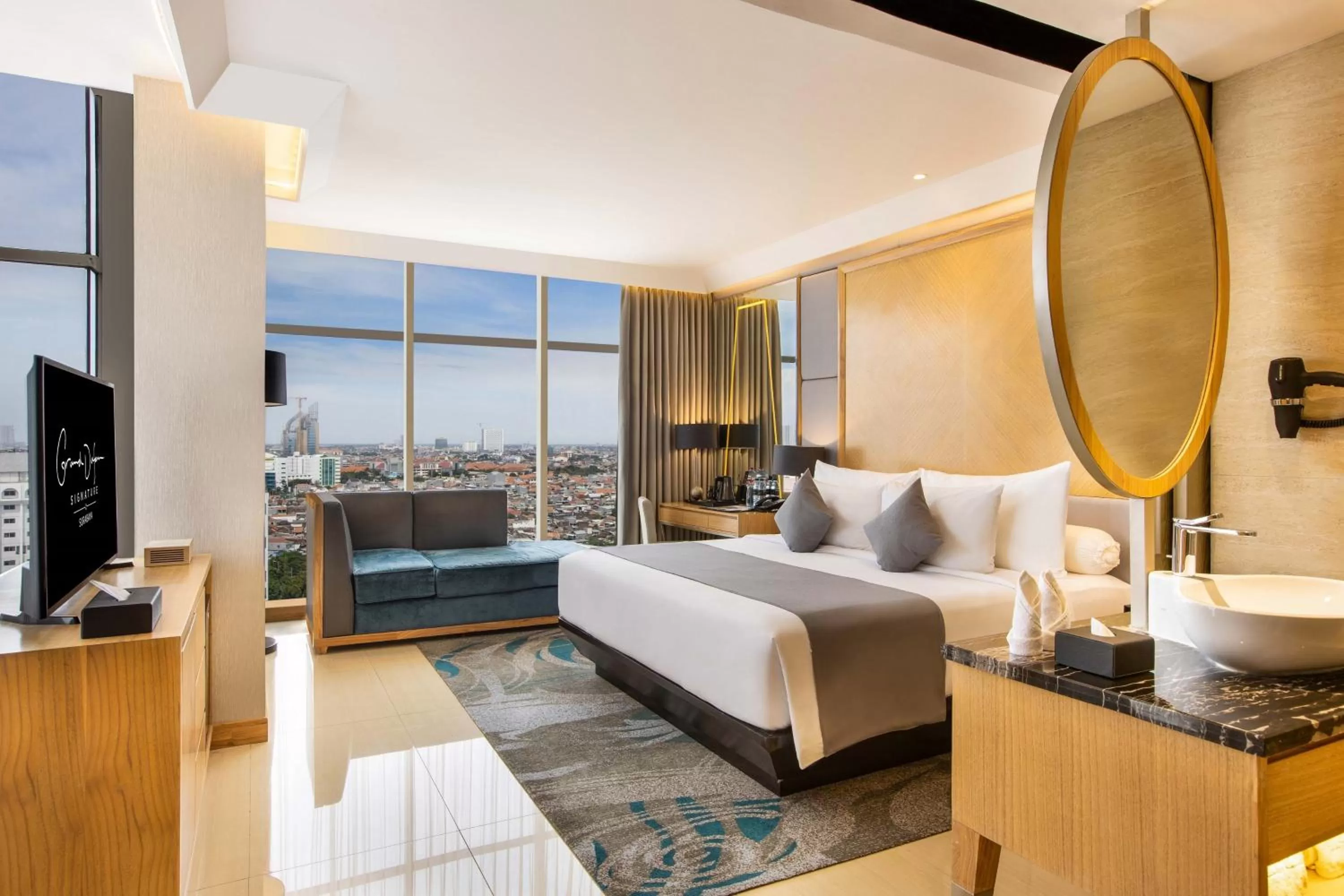 King Room in Grand Dafam Signature Surabaya