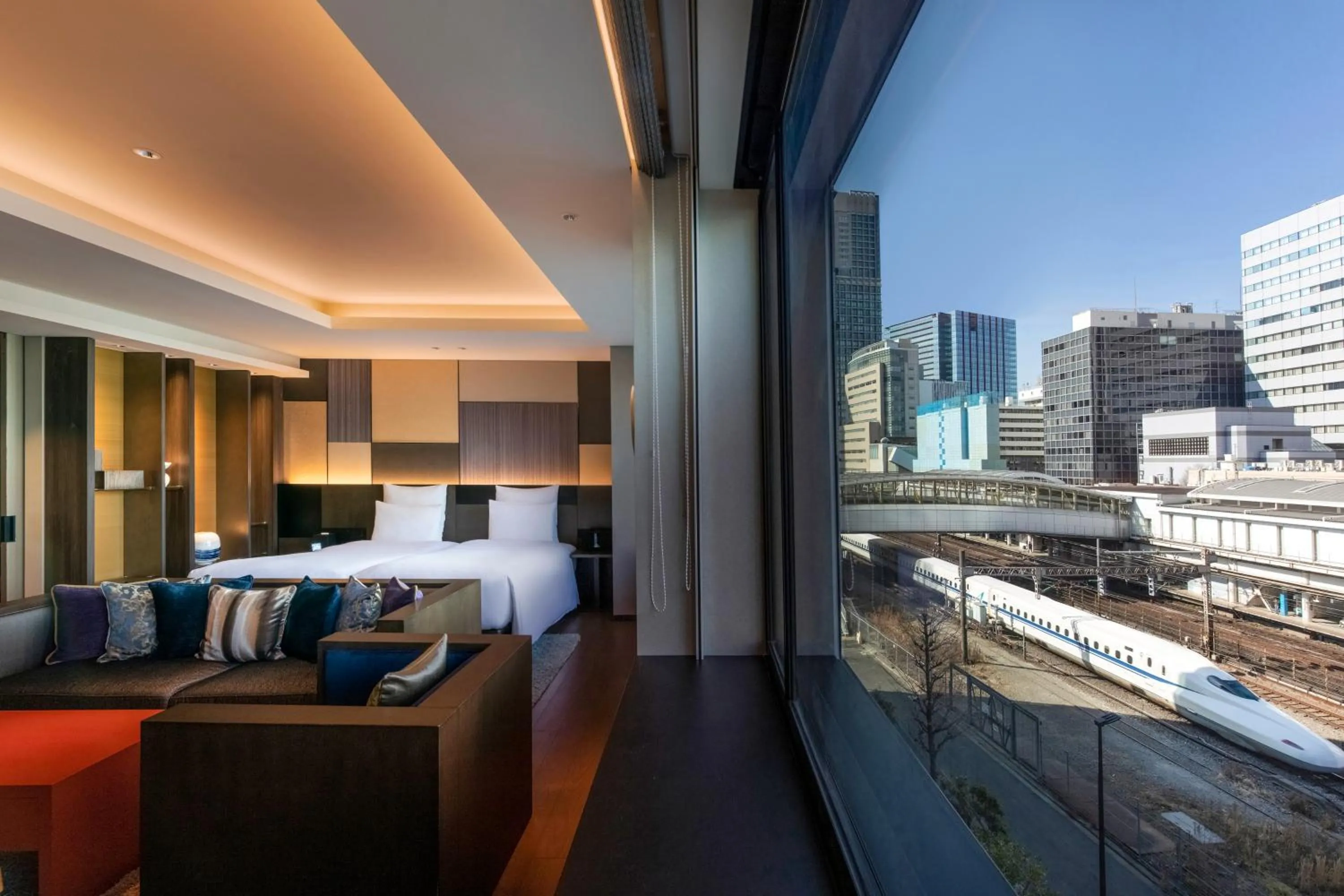 Superior Twin Suite with Lounge Access in Pullman Tokyo Tamachi