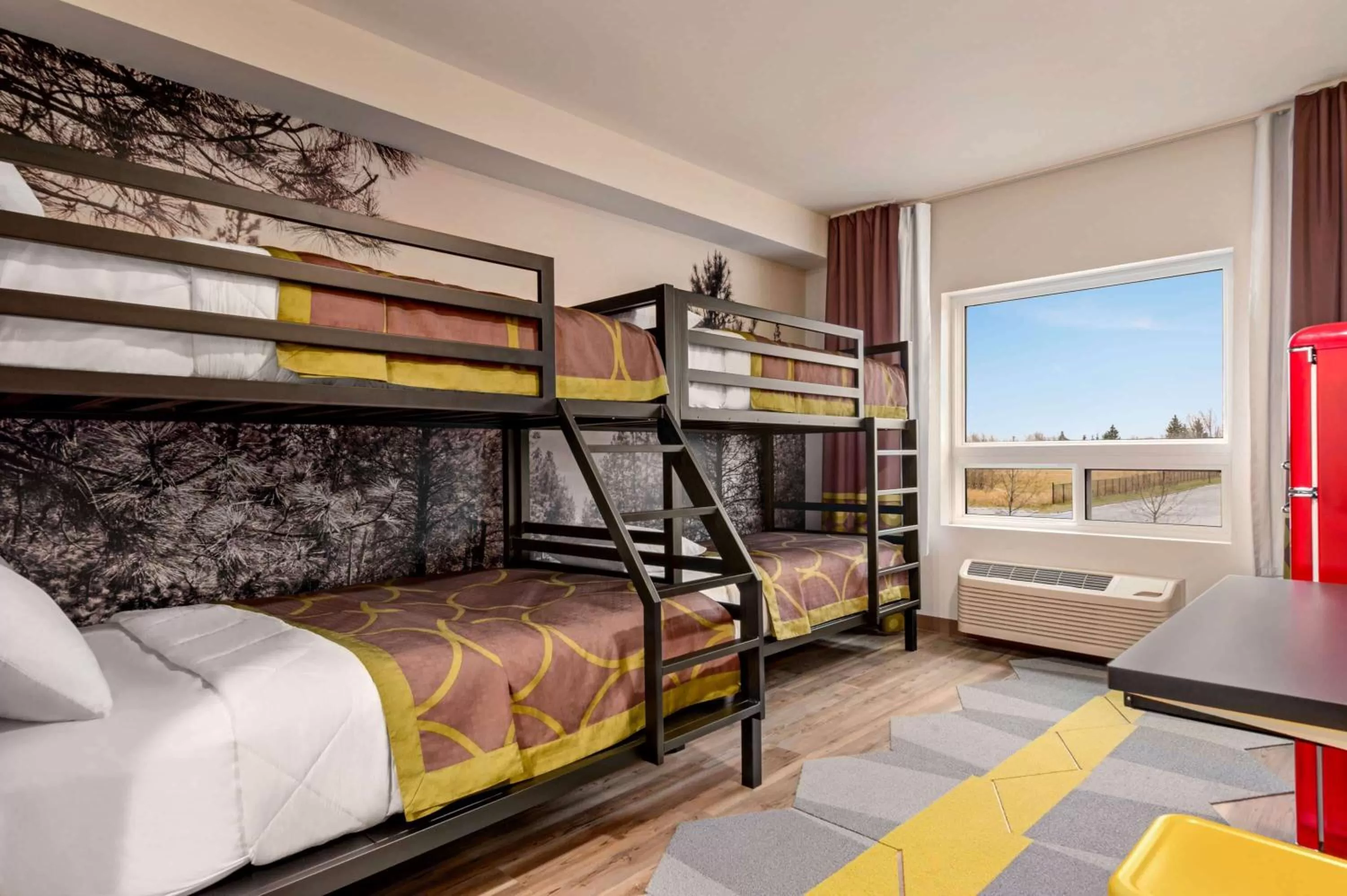 RM8 Concept room with 2 Bunk Beds, Non-Smoking in Super 8 by Wyndham Thompson