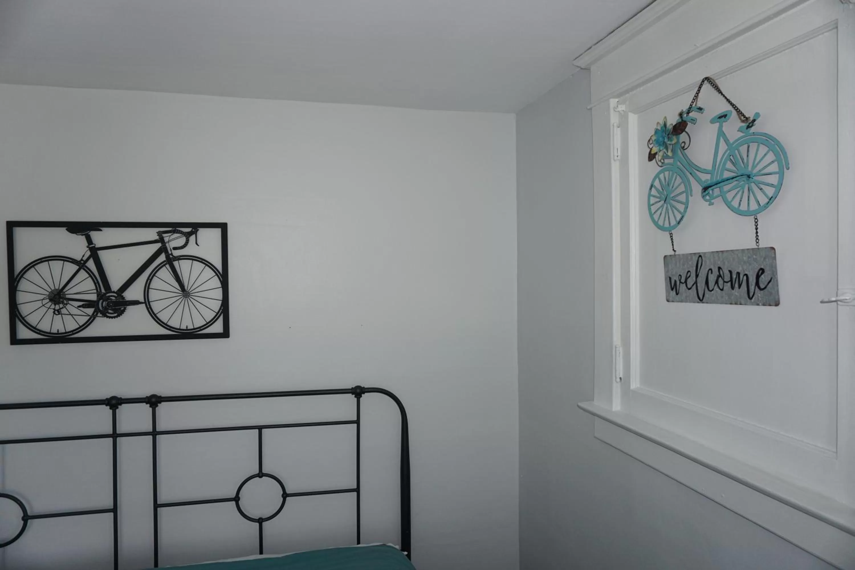 Standard King Room in Charlevoix House - The Northside