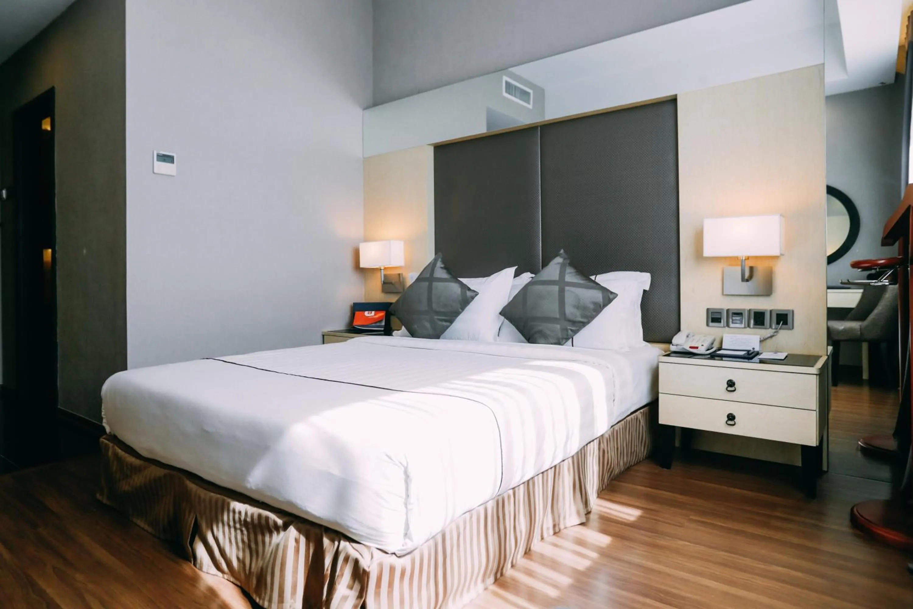 Club Deluxe Queen Room in Hotel Granada Johor Bahru