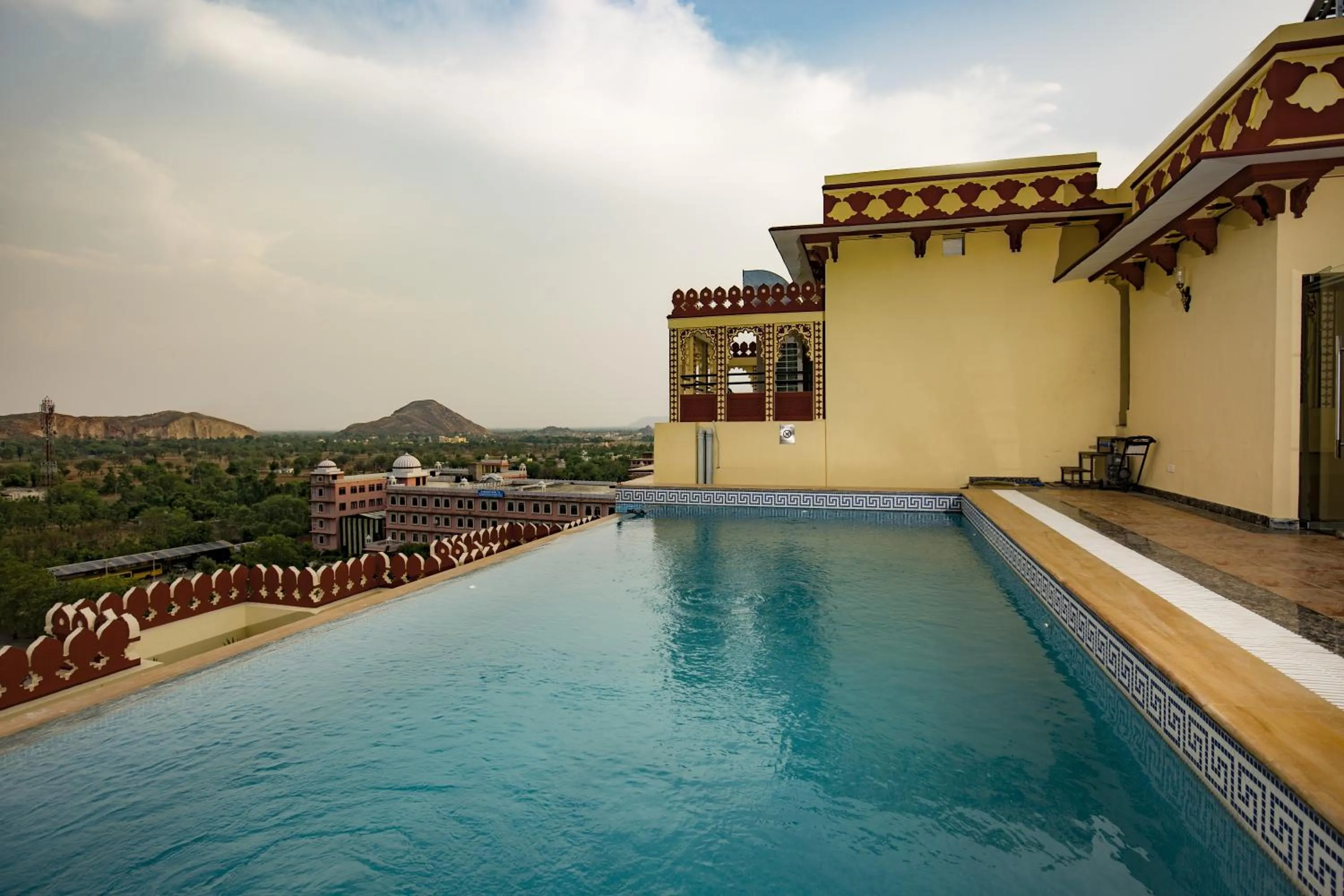 Umaid Haveli-A Heritage Style Hotel & Resort