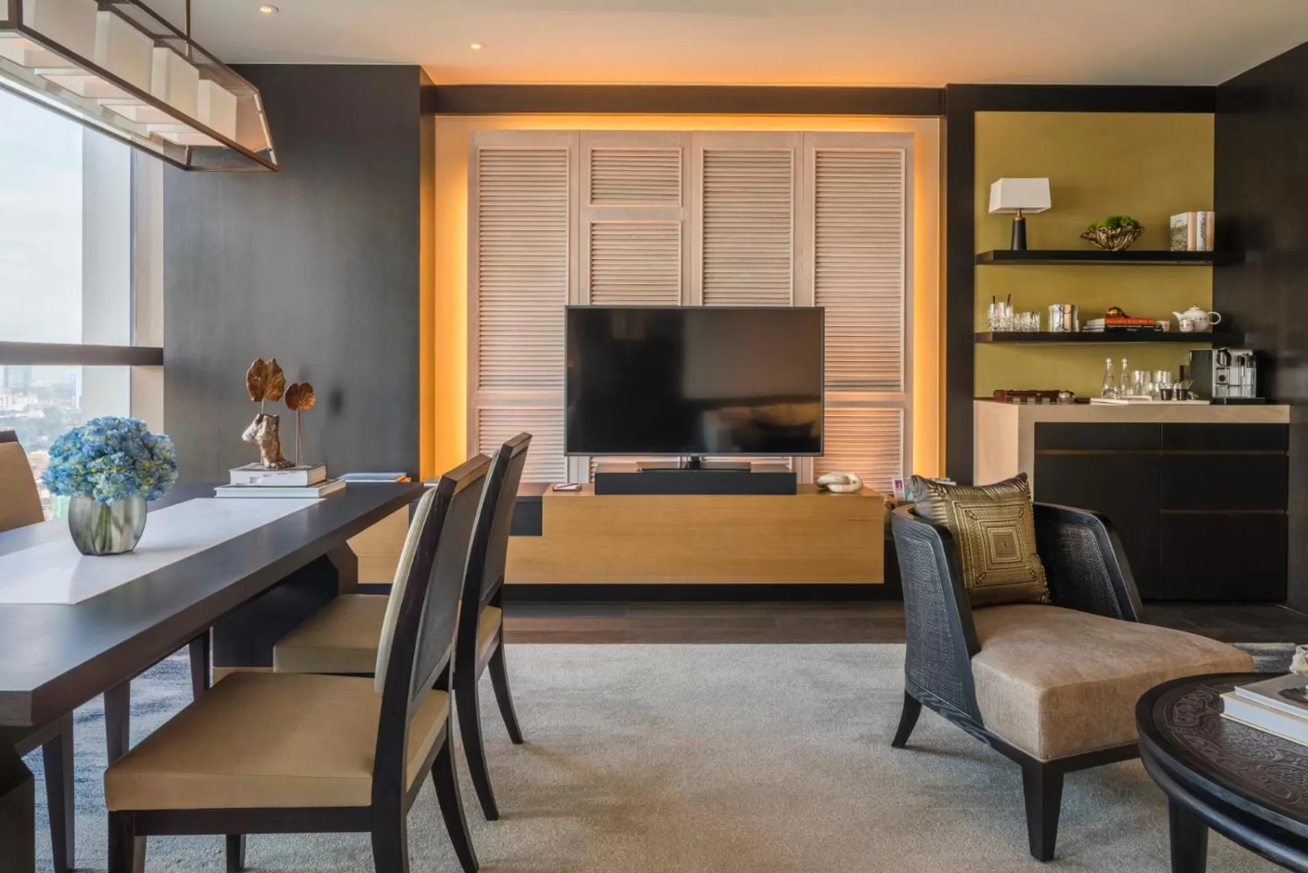 Suite in Rosewood Phnom Penh