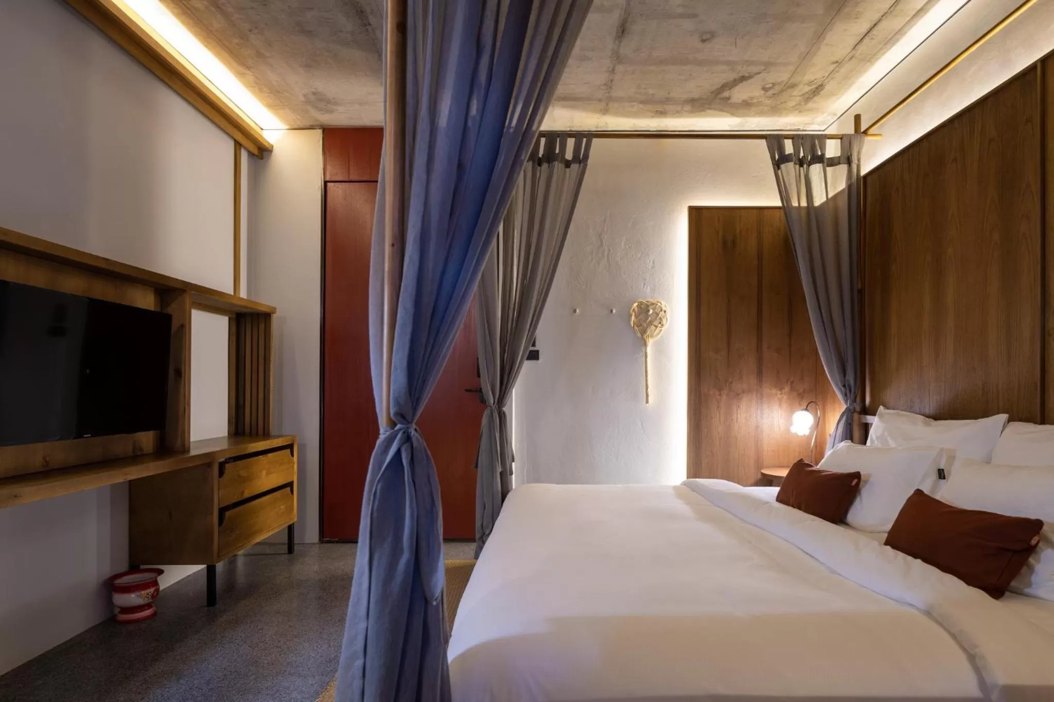 Superior King Room - No Window in Hotel Gahn Khao Lak