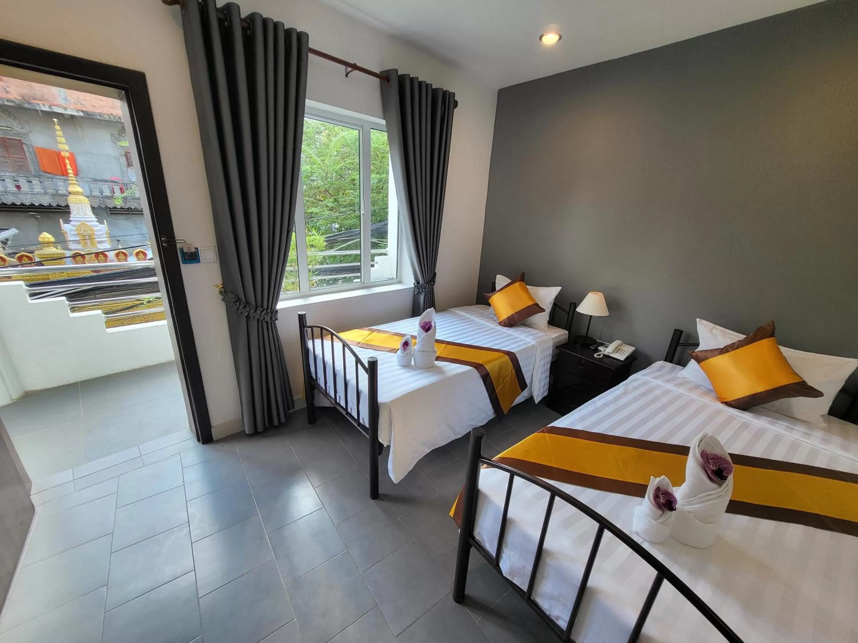 Superior Twin Room in Sun Chakra Boutique Hotel - 50m to Museum & Royal Palace & Walking street