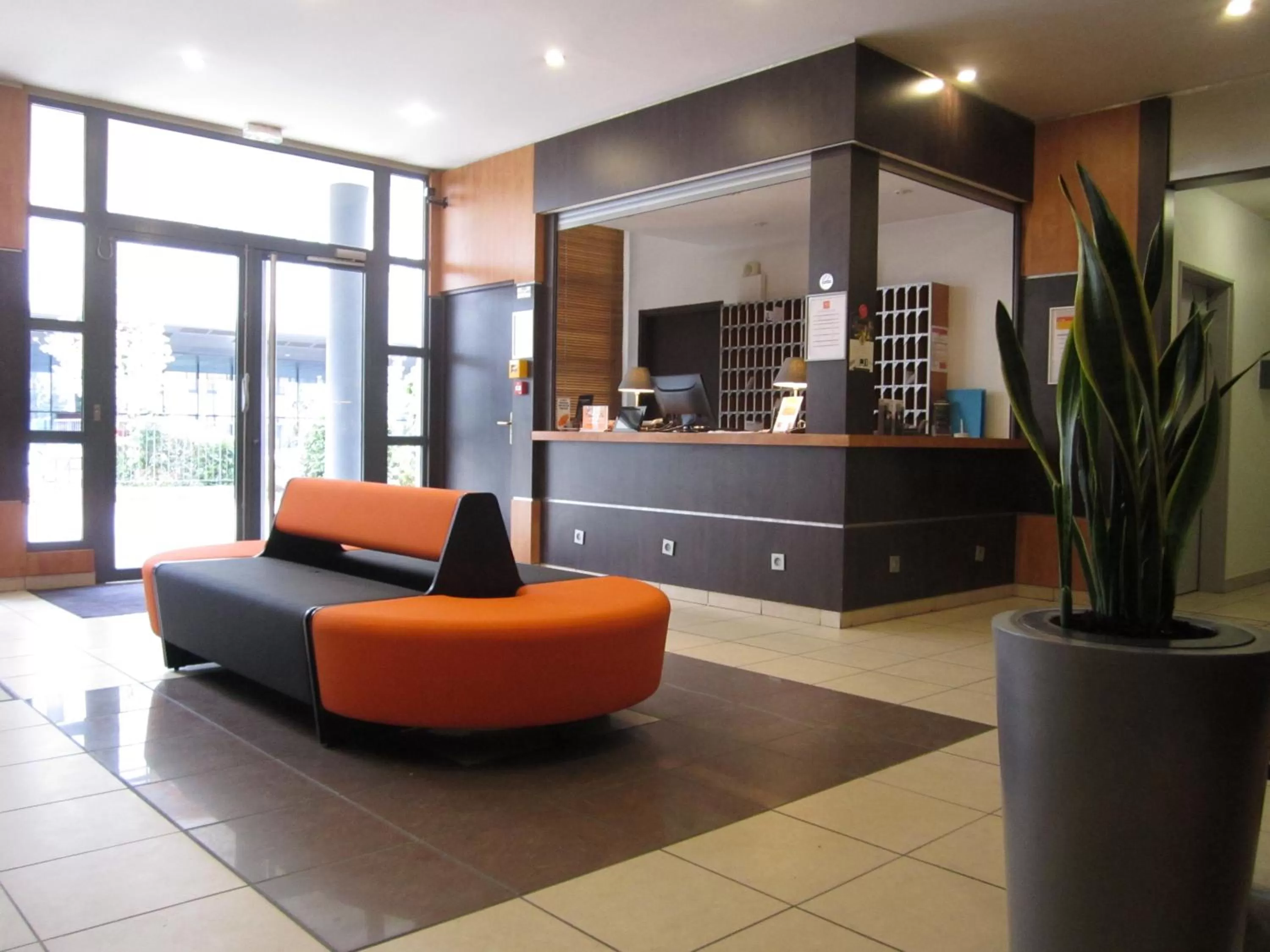 Lobby or reception in Apparthotel Privilodges Lyon Lumière
