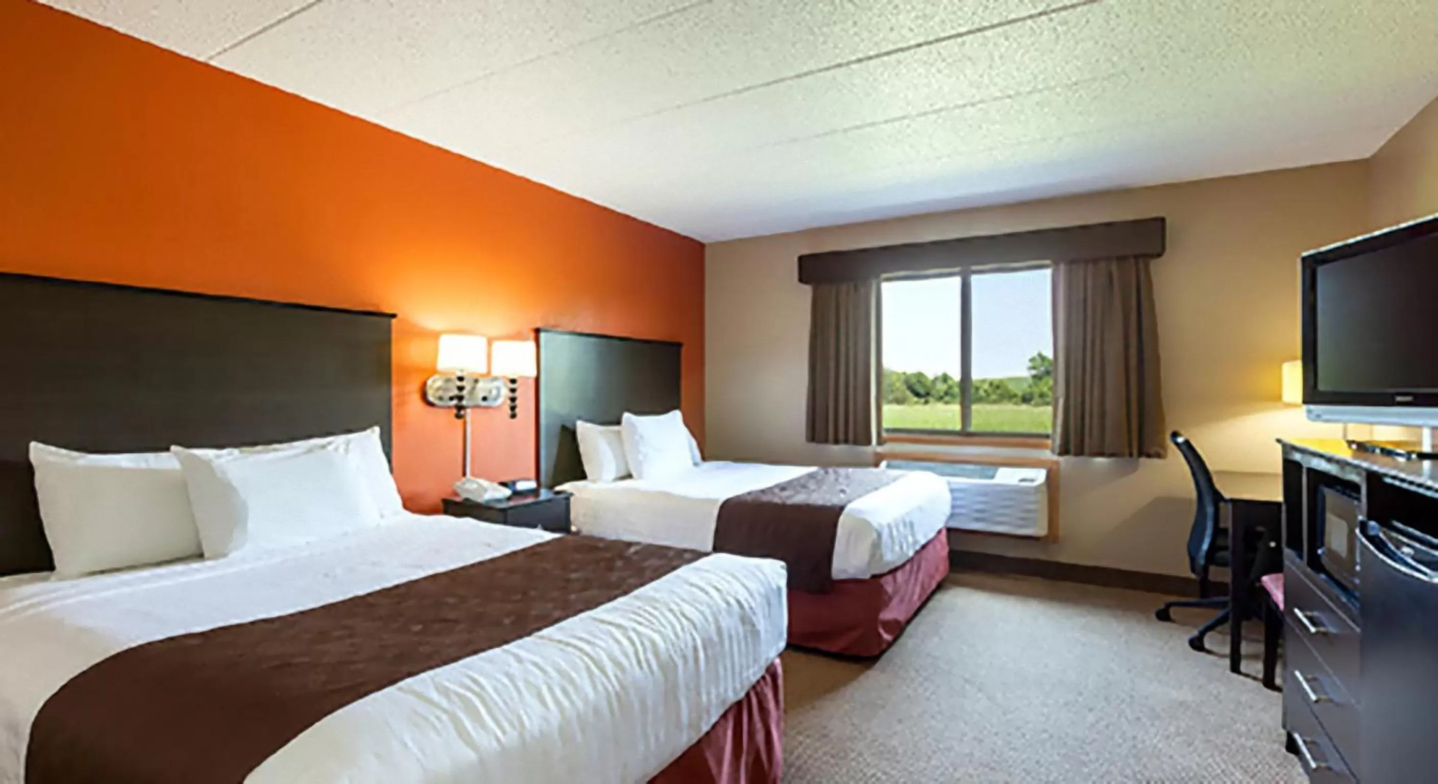Deluxe Queen Room with Two Queen Beds - Non-Smoking in AmericInn by Wyndham Algona
