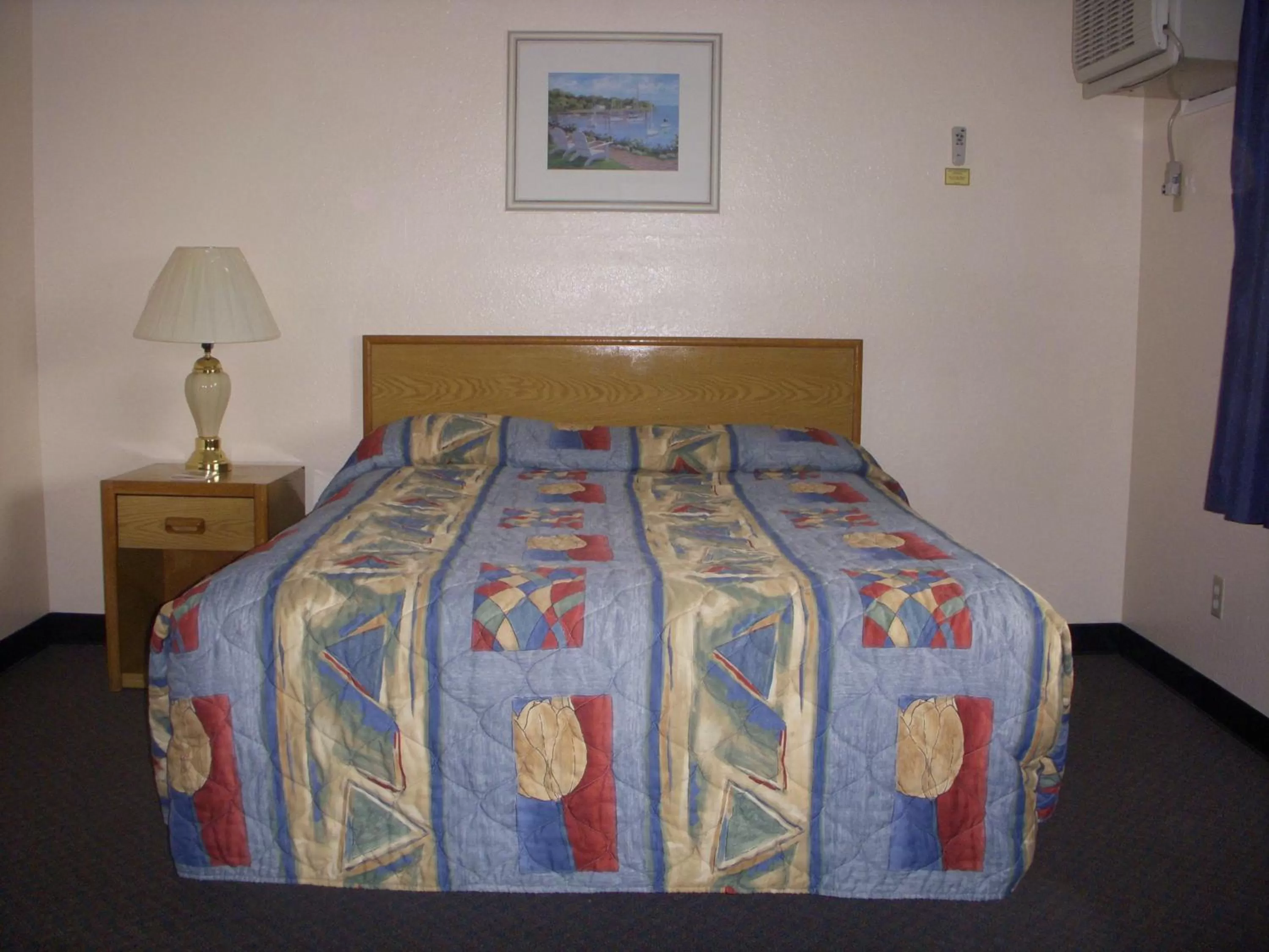 Three-Bedroom Suite - Non-Smoking in Apple Tree Inn
