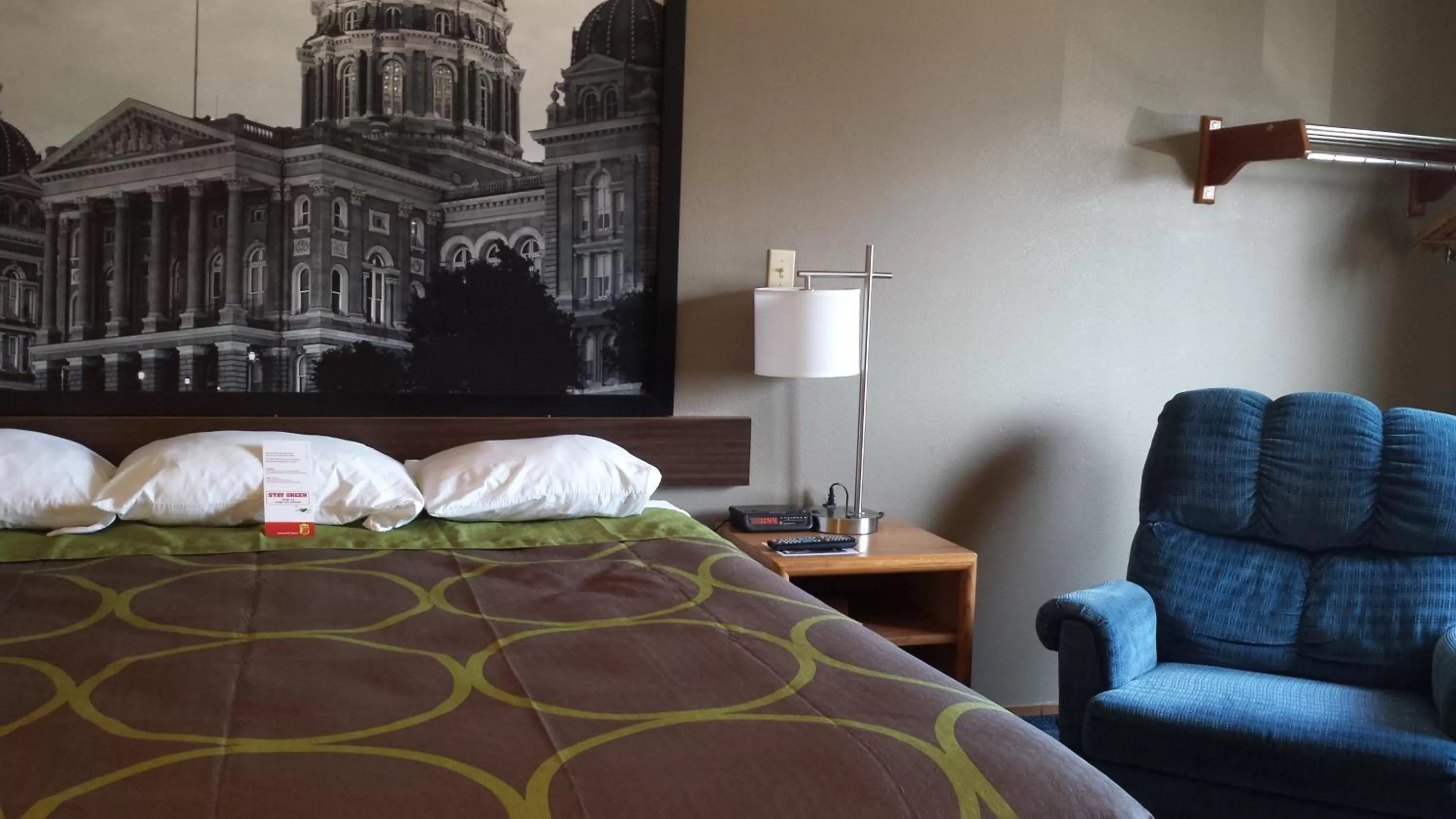 Studio Suite - Non-Smoking in Super 8 by Wyndham Pella