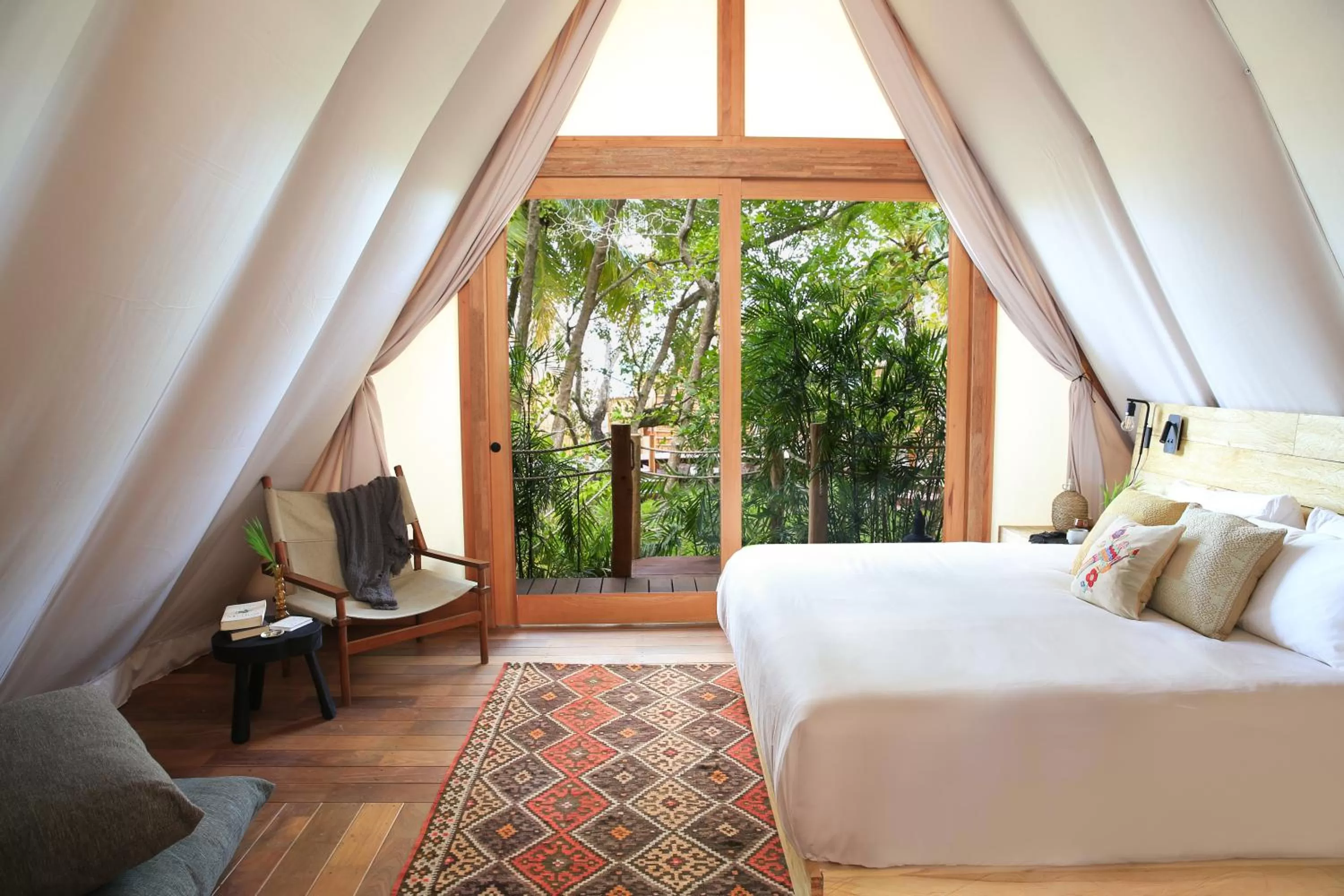 Deluxe King Room in Our Habitas Bacalar - Adults Only