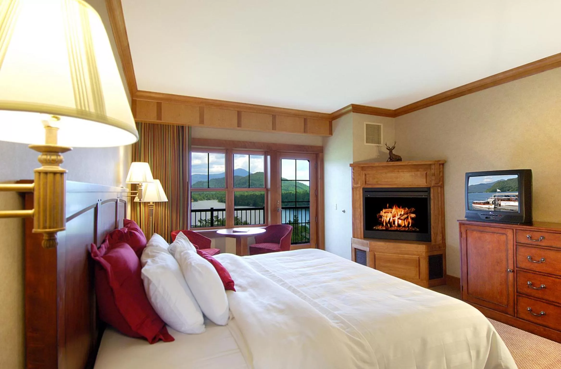 Premium King Room with Lake View and Jetted Tub in Crowne Plaza Lake Placid by IHG