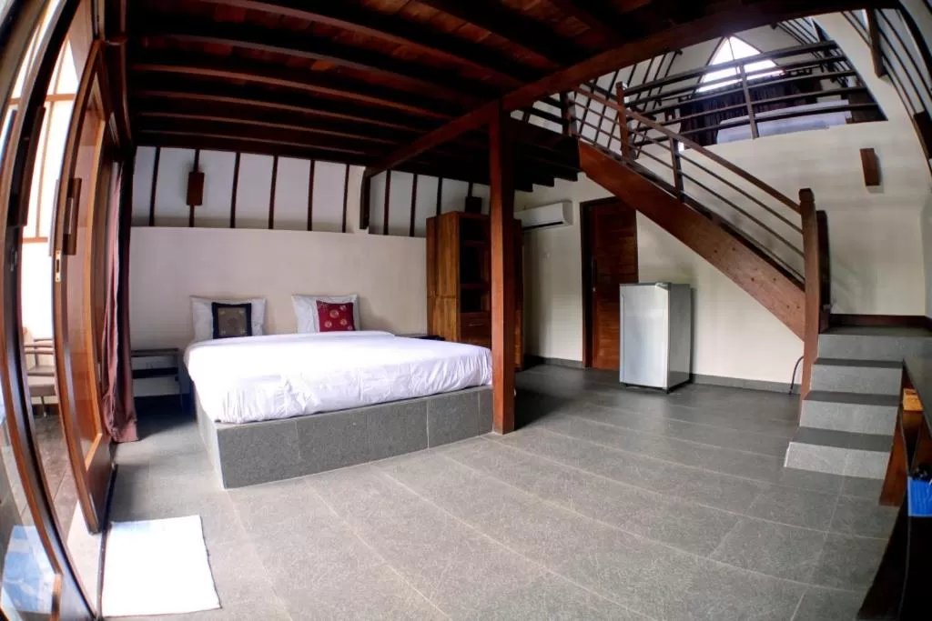 Deluxe Family Room in Oceans 5 Dive Resort