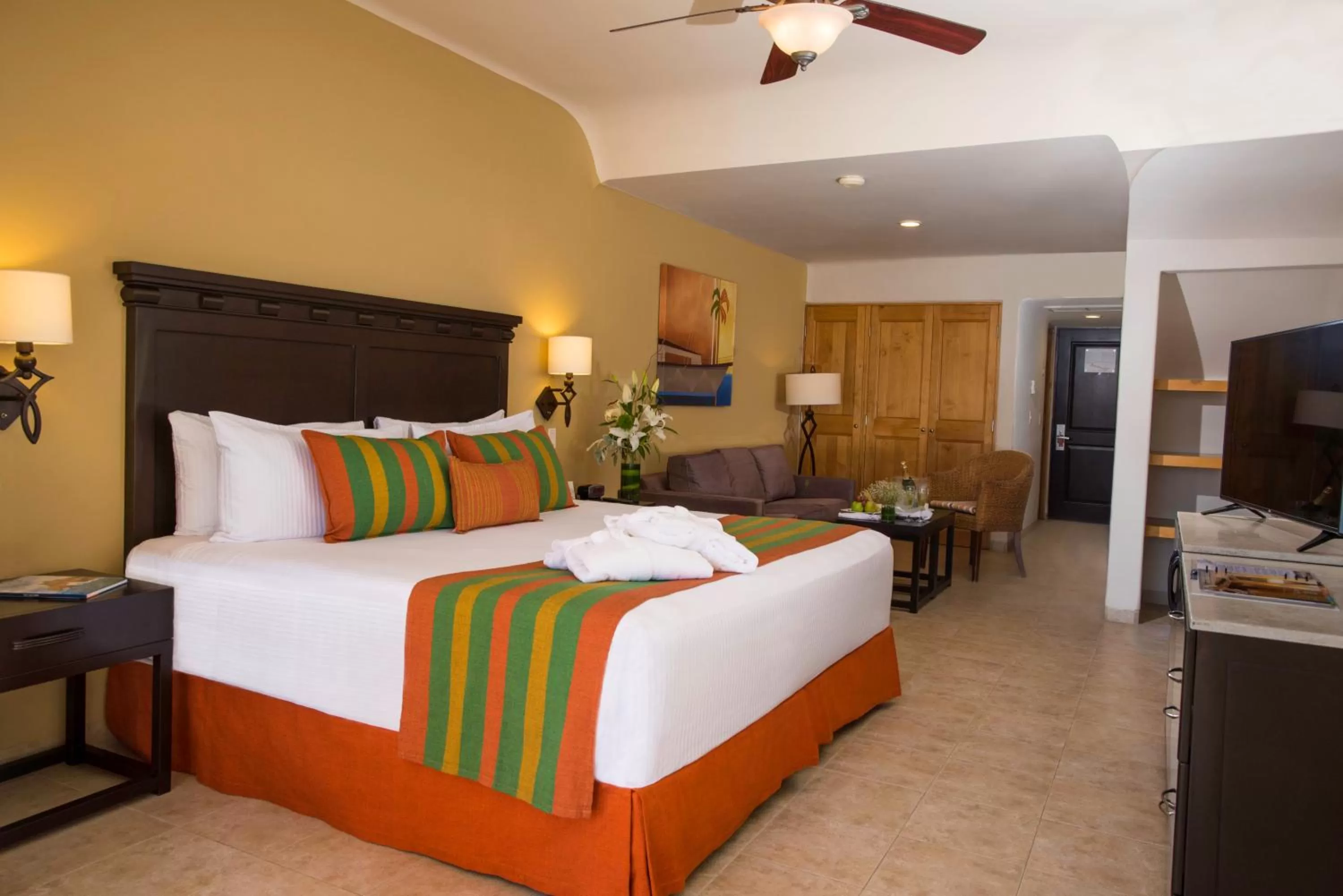 Junior Suite in Hotel Tesoro Los Cabos