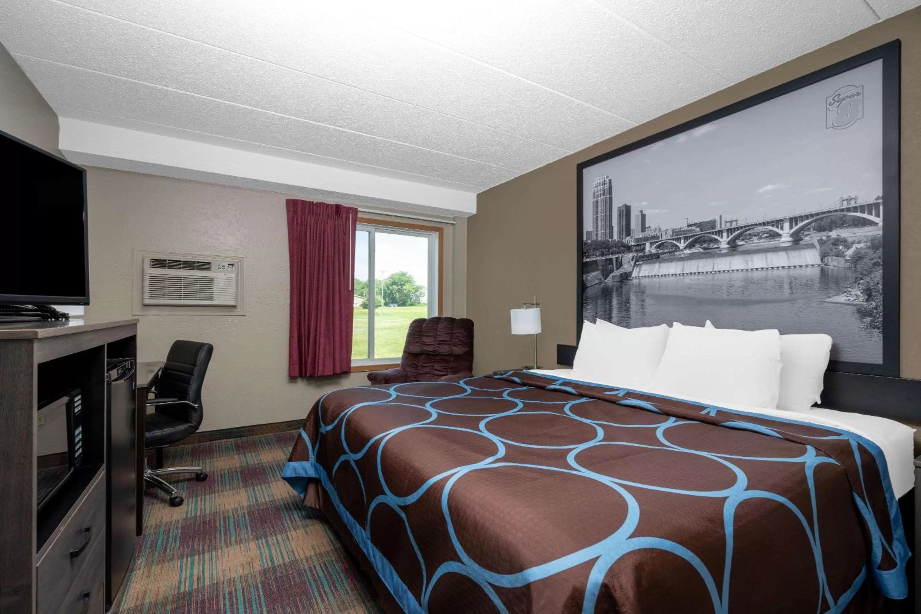 King Room - Non-Smoking in Super 8 by Wyndham Glenwood
