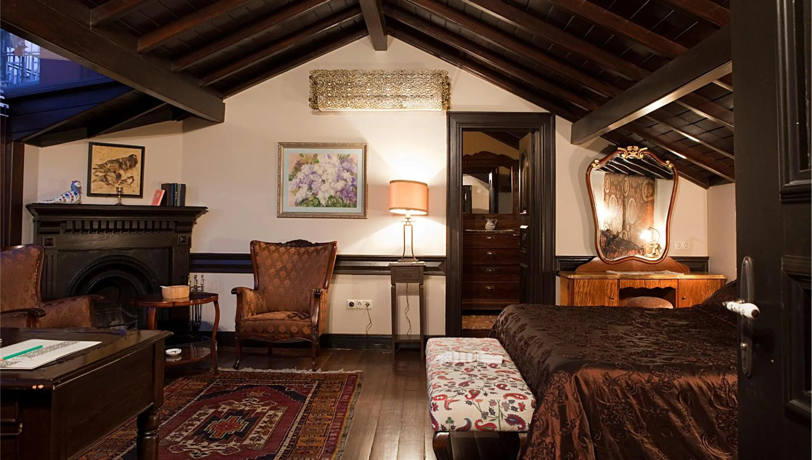 Suite with Balcony - single occupancy in Kitapevi Hotel