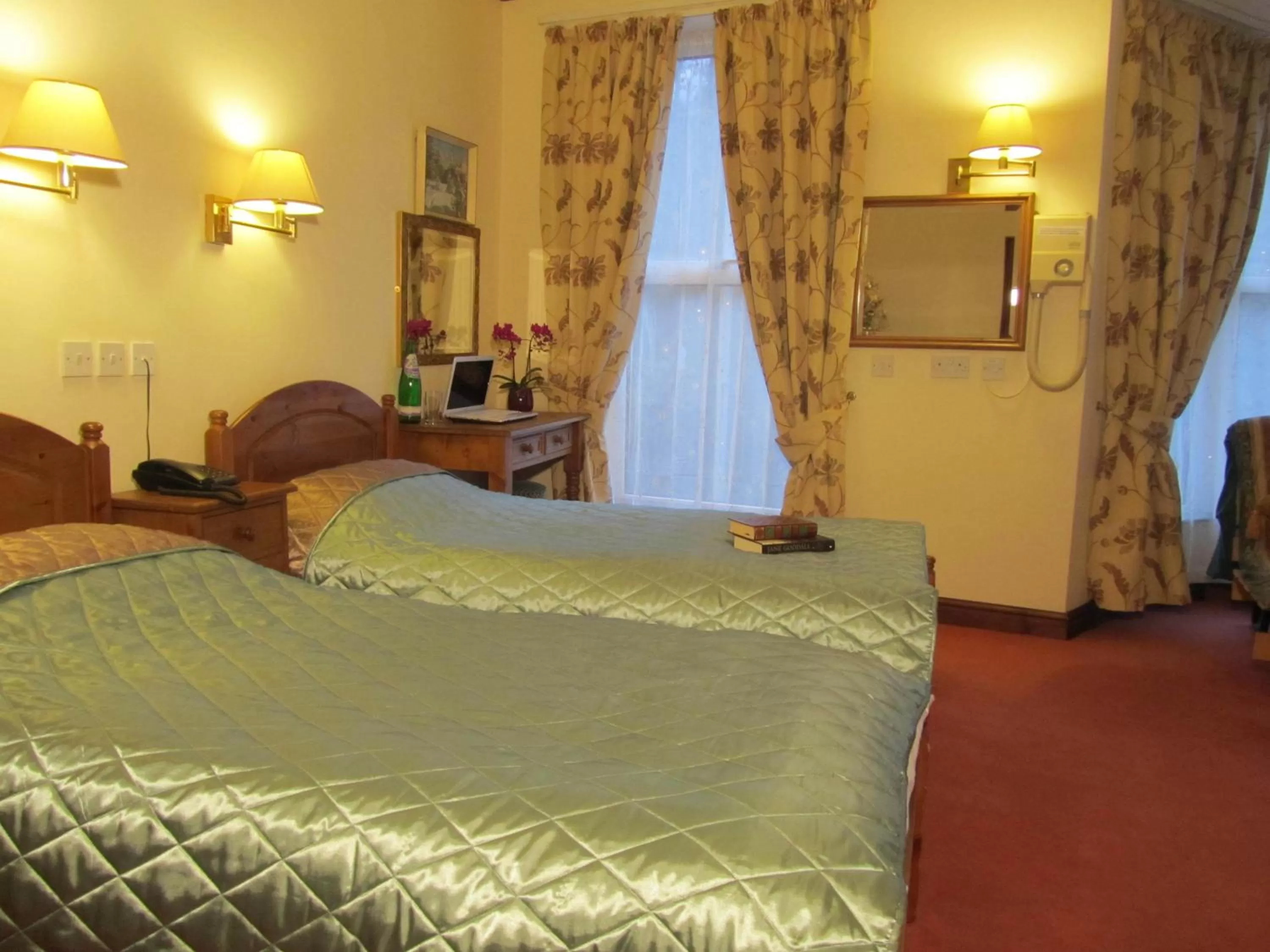 Twin Room in Garden Hotel