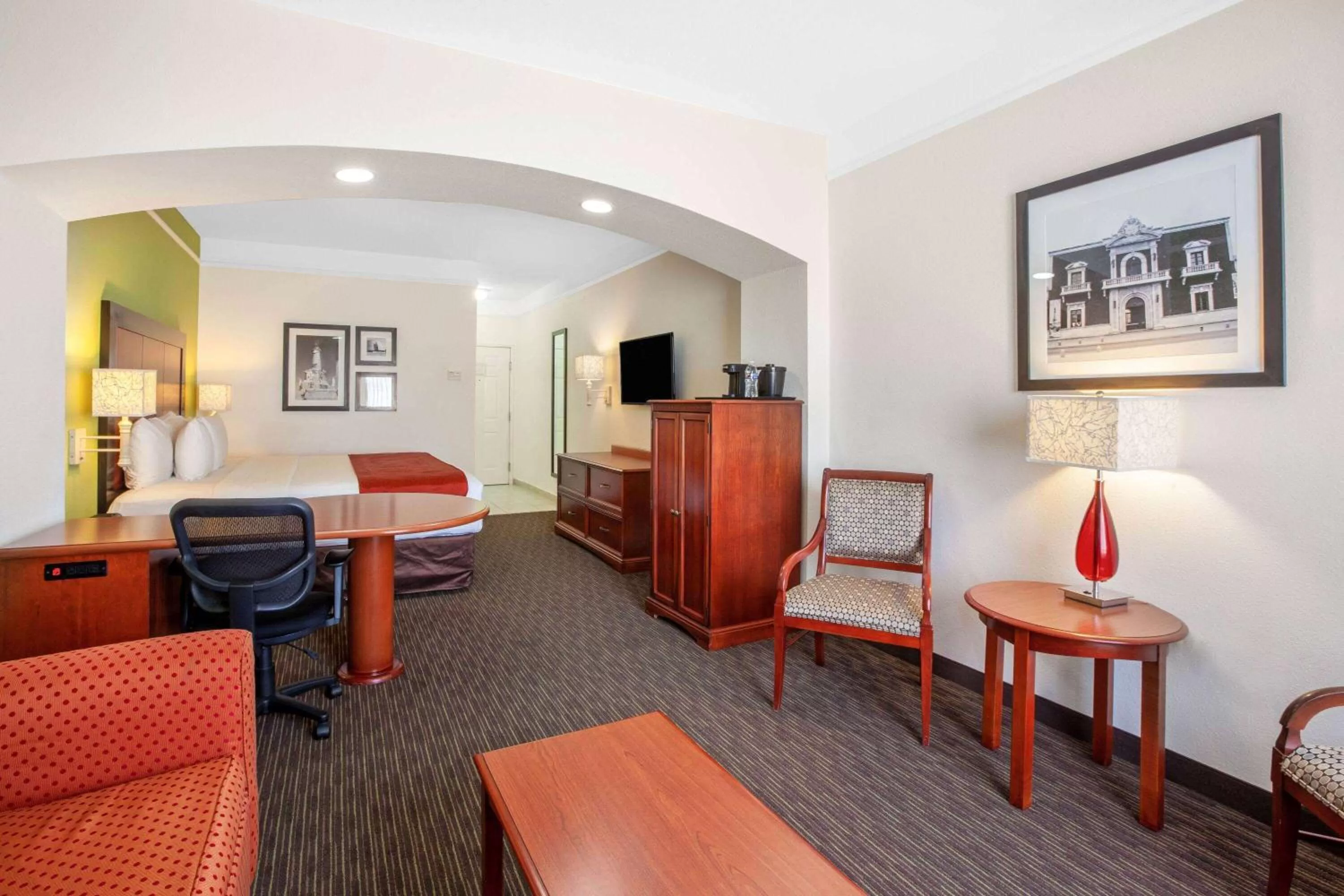 King Suite - single occupancy in La Quinta by Wyndham Cd Juarez Near US Consulate