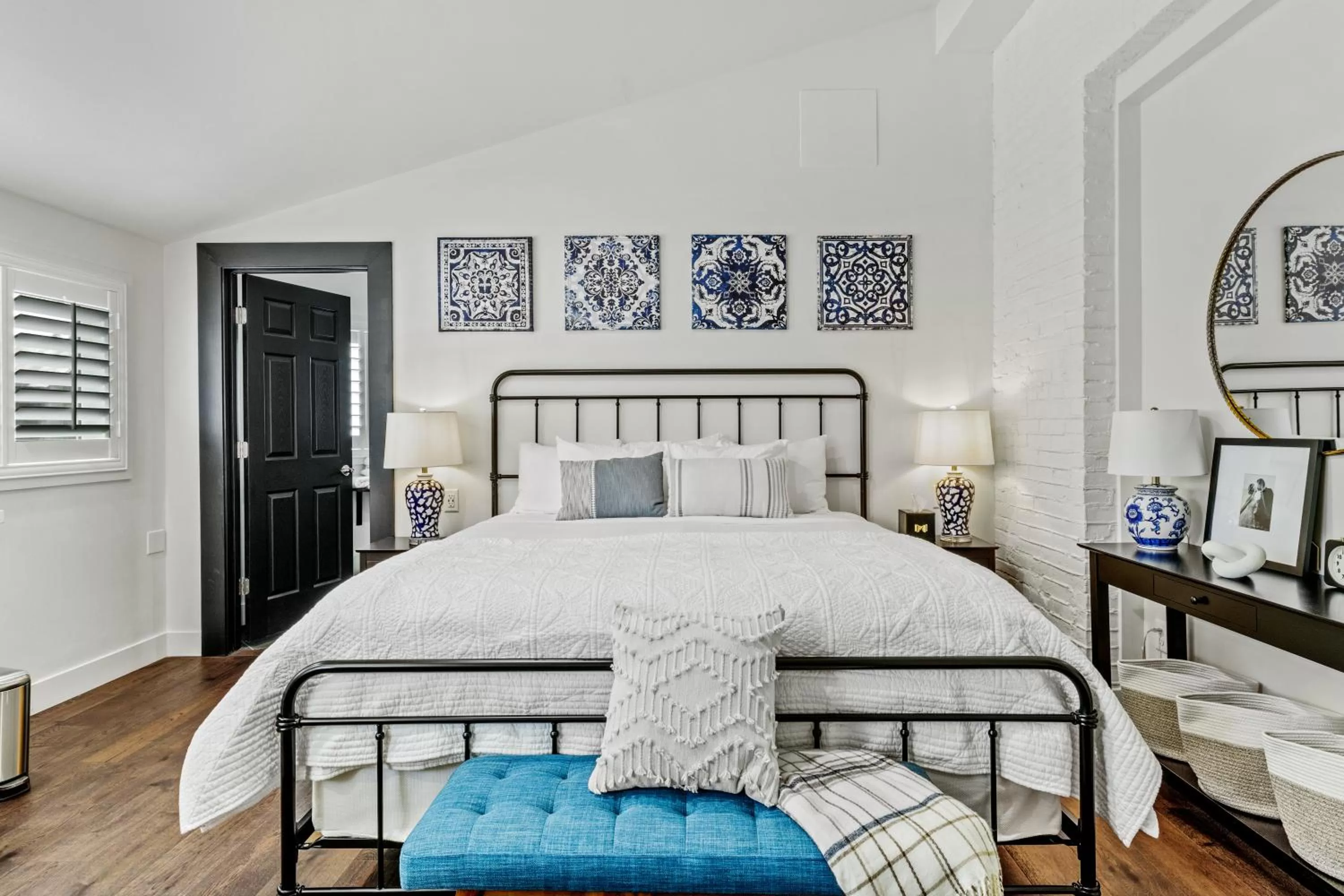 Superior King Room in Bespoke Inn Flagstaff