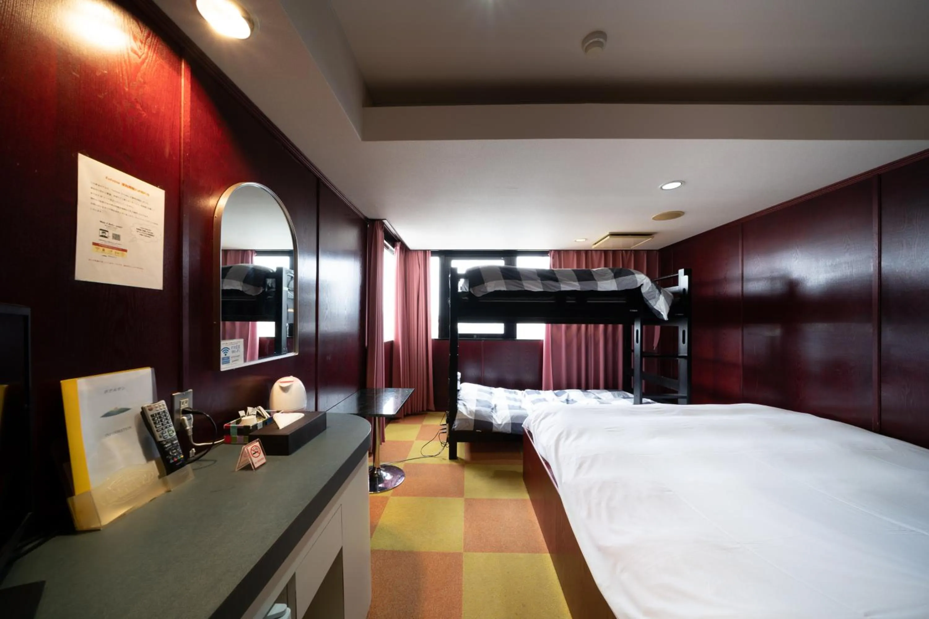 Deluxe Family Room - Non-Smoking  in Hotel Sun