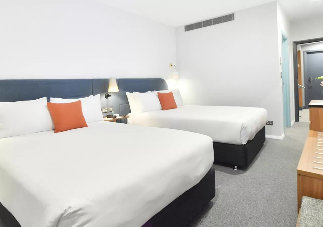 Superior Twin Room in Sudima Auckland City