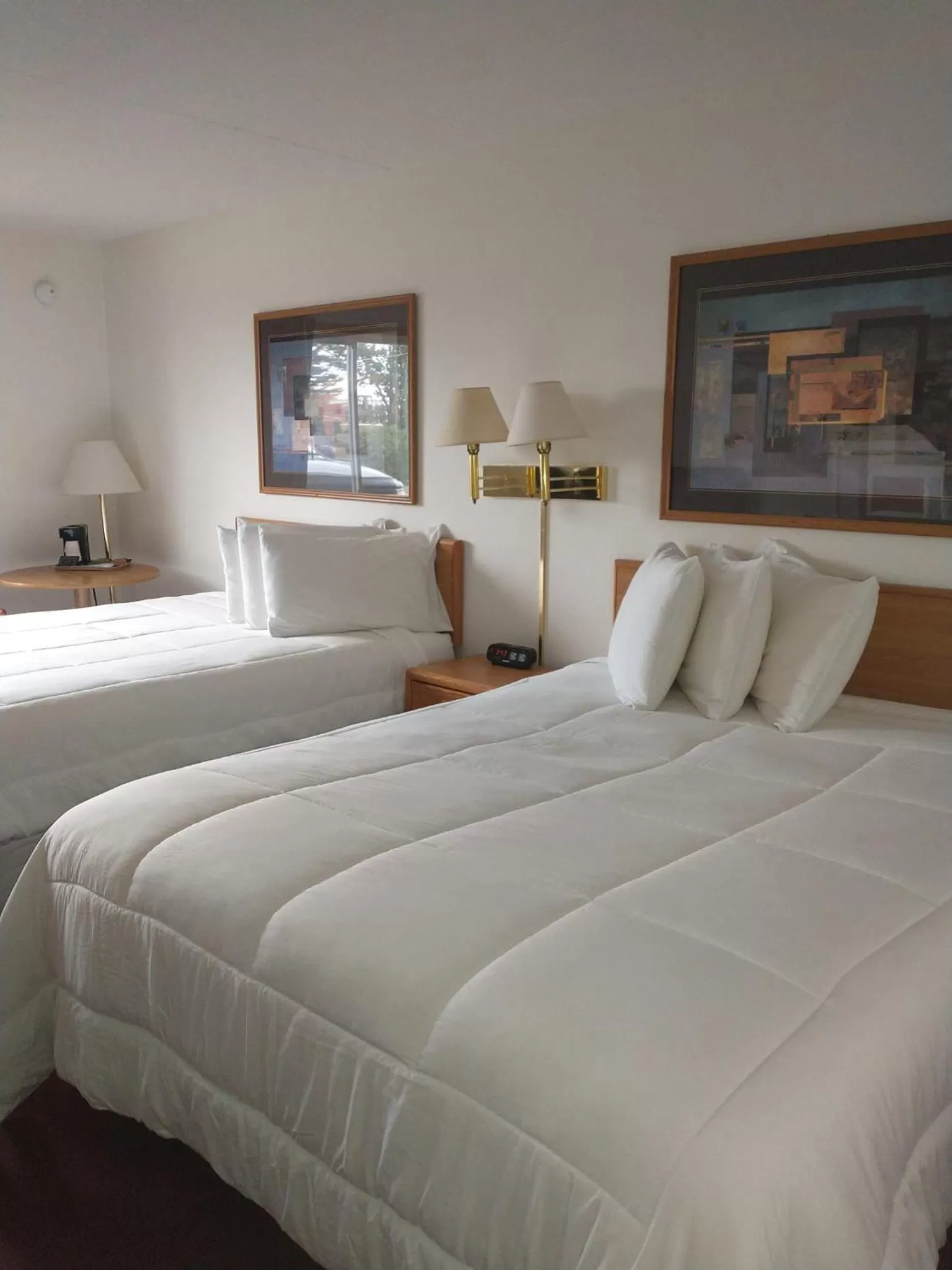 Queen Room - Pet Friendly/Non-Smoking in Americas Best Value Inn Sauk Centre