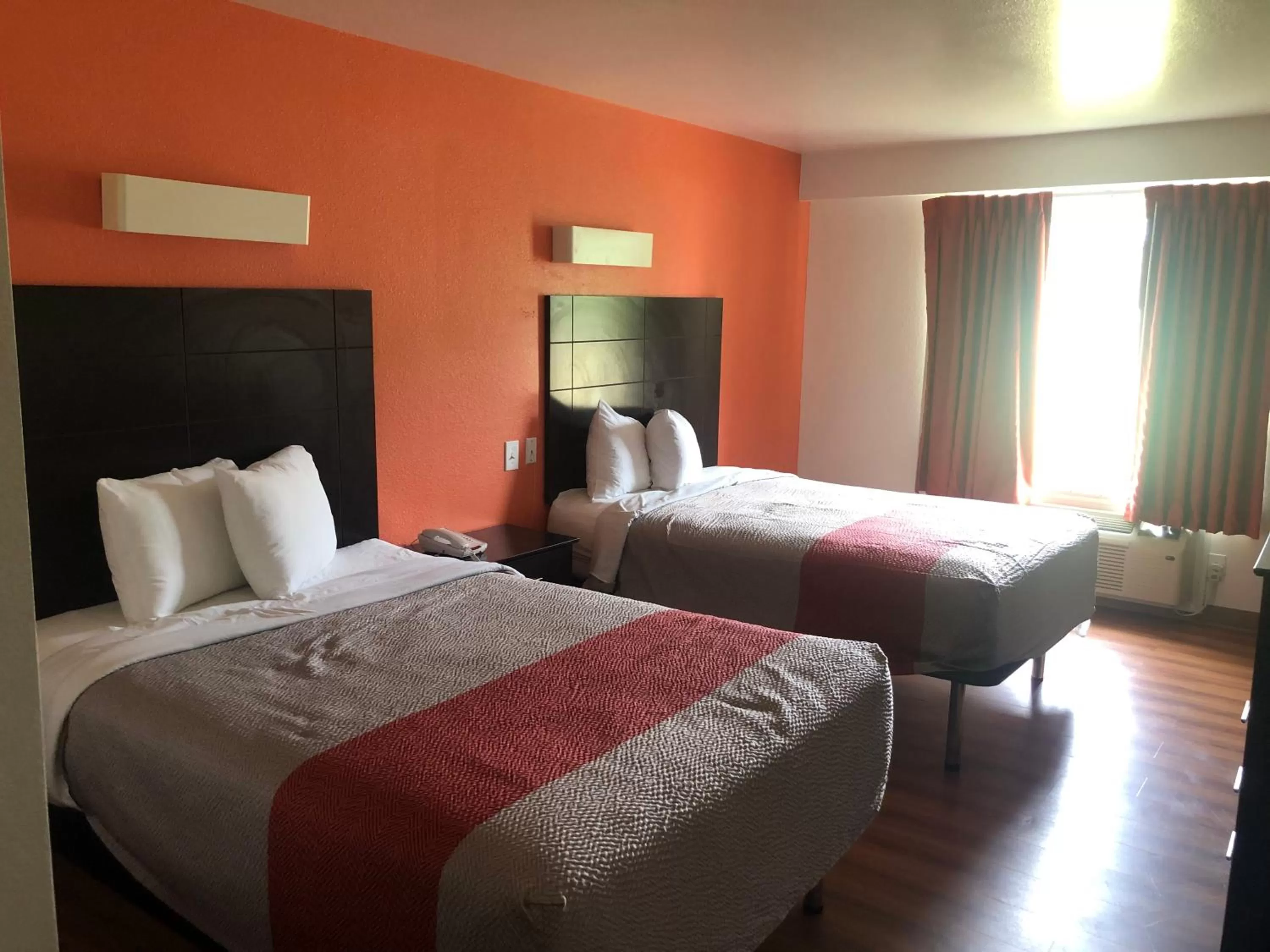 Deluxe Quadruple Room - Non-Smoking in Motel 6 Peoria
