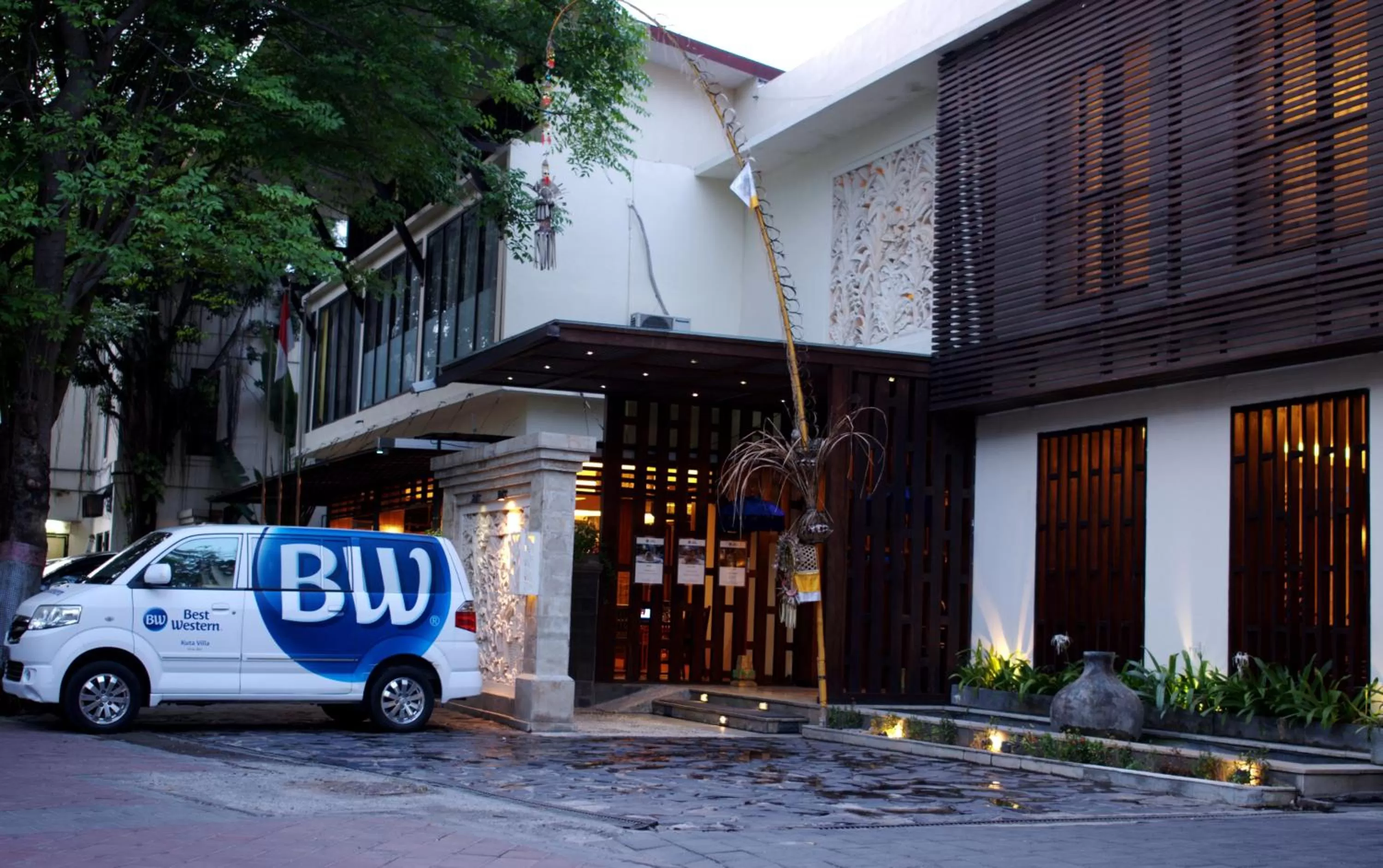 Facade/entrance in Best Western Kuta Villa