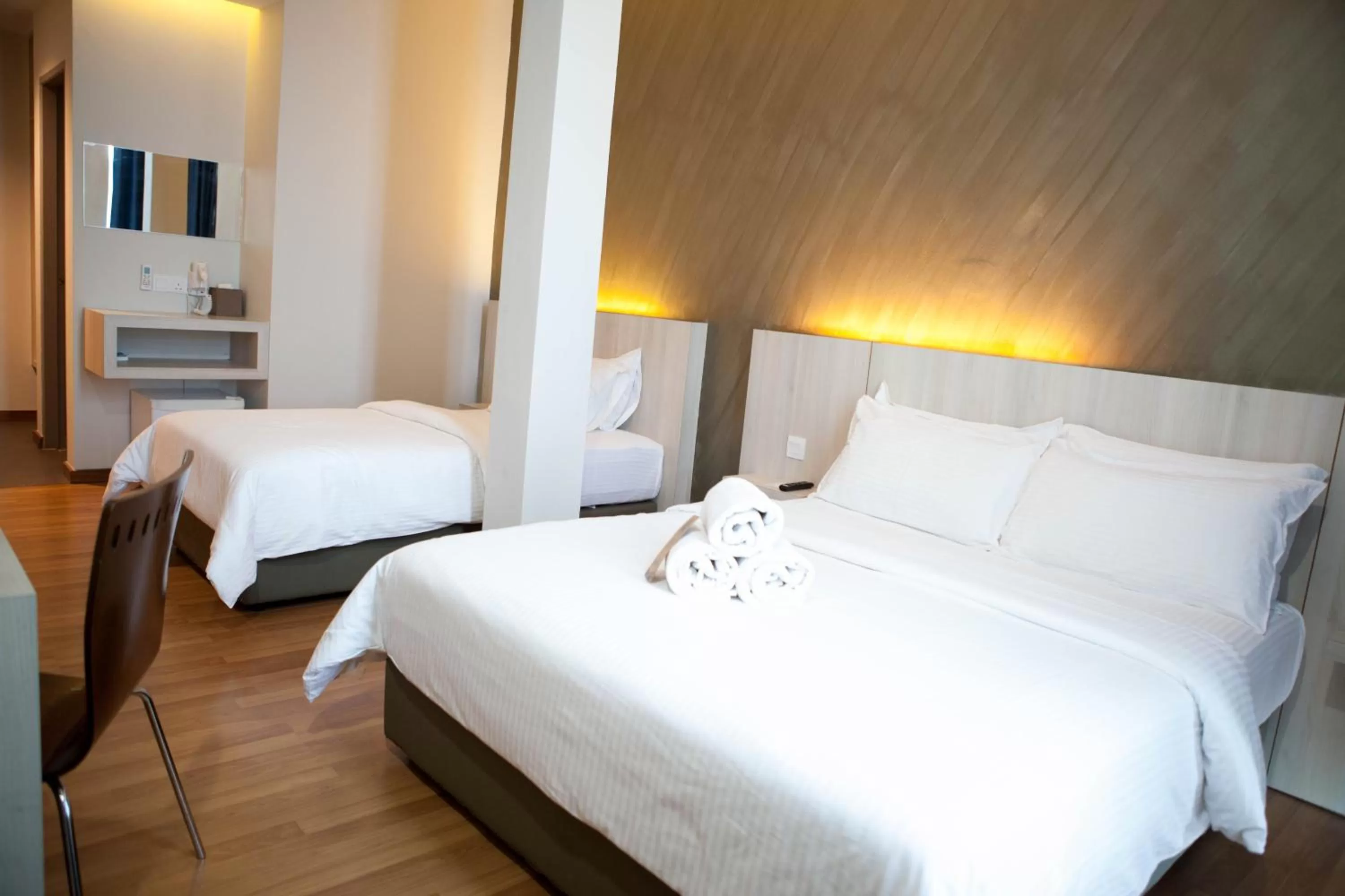 Deluxe Queen + Single Room in Inn86